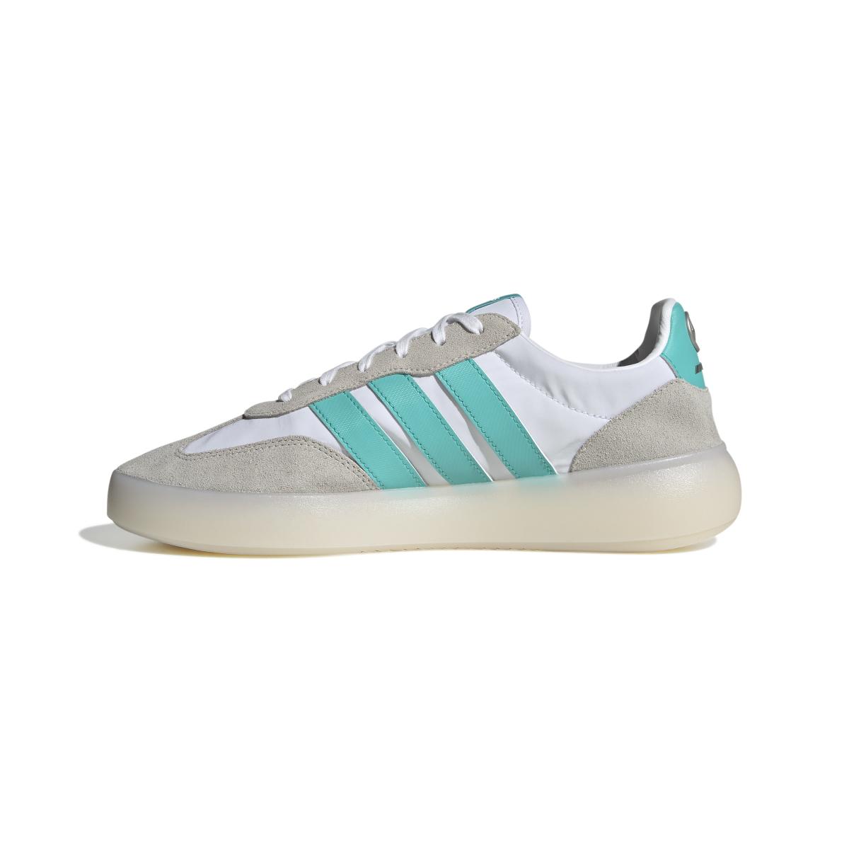 product/a/d/adidas_jr1062_5_footwear_photography_side_medial_center_view_white-nw091625.jpg