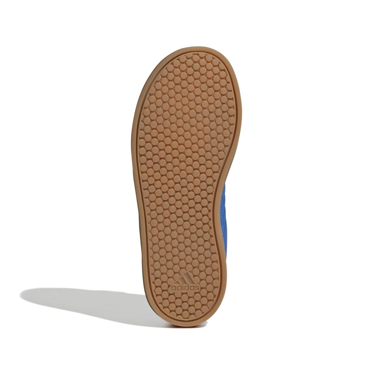 product/a/d/adidas_jr6031_4_footwear_photography_bottom_view_white-nw091725.jpg
