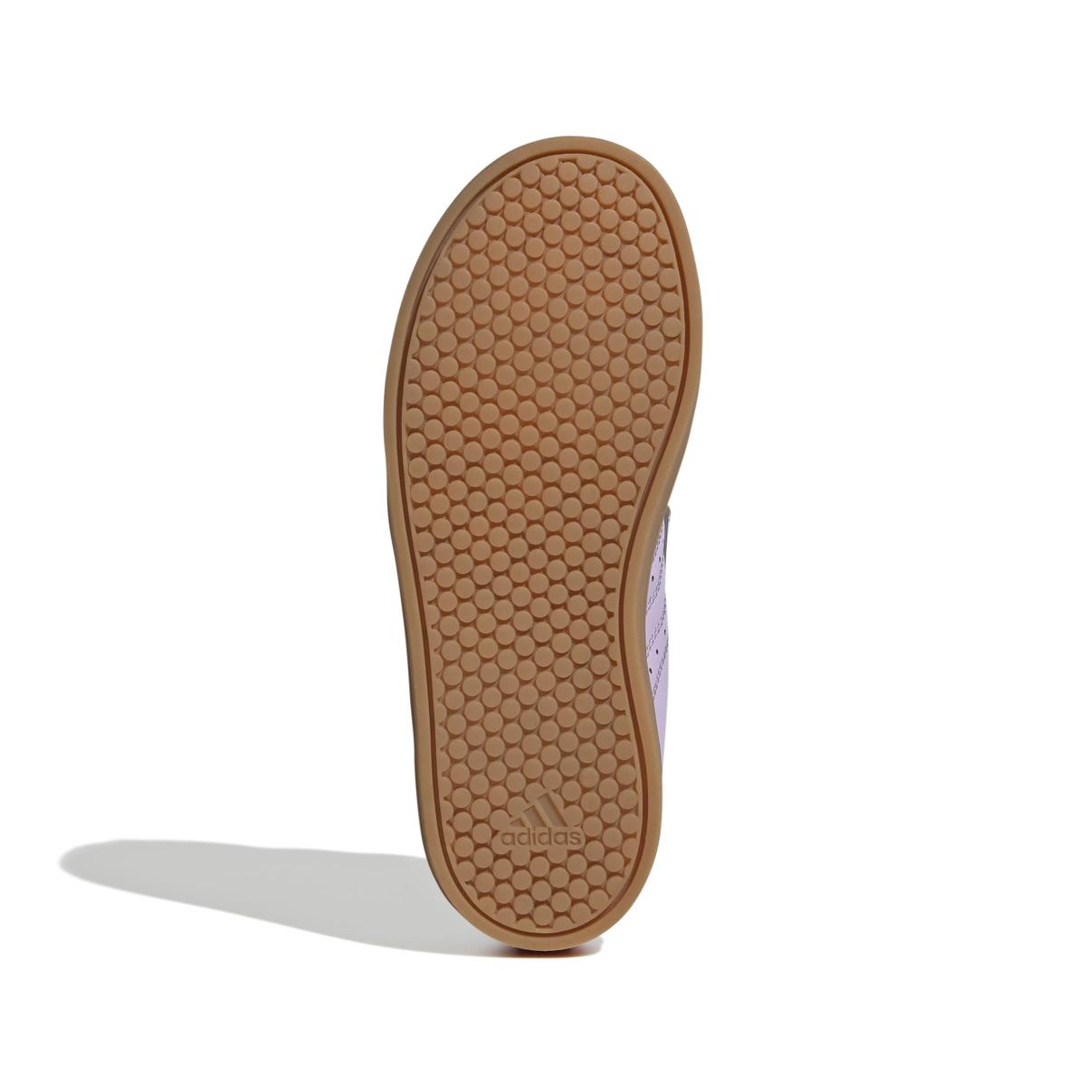 product/a/d/adidas_jr6032_4_footwear_photography_bottom_view_white-nw091725.jpg