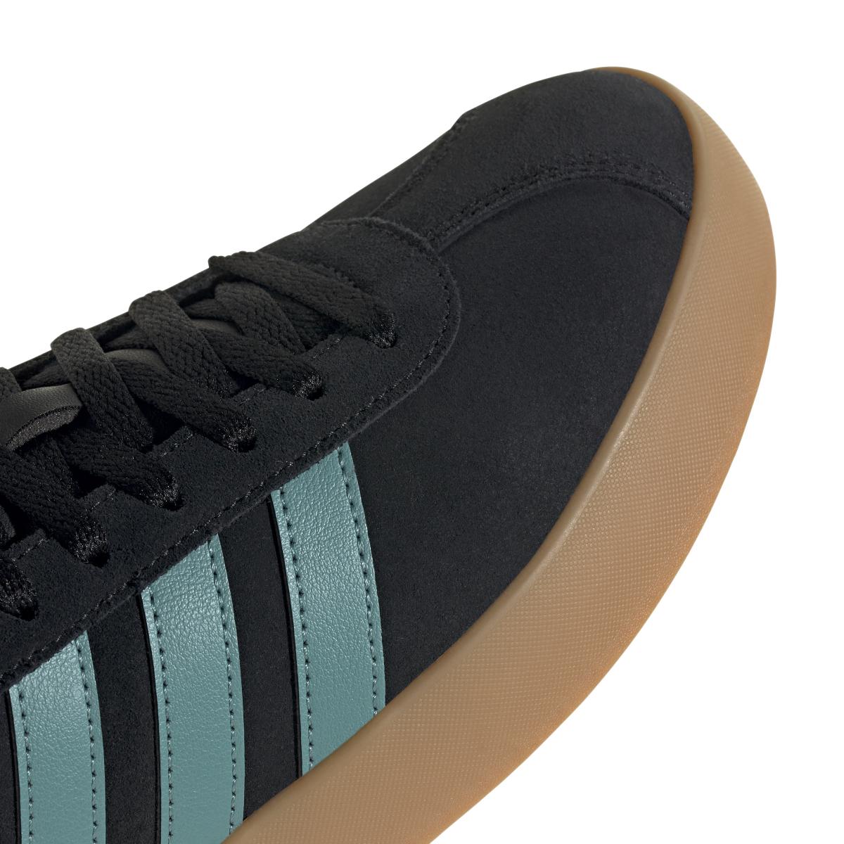 product/a/d/adidas_jr8653_8_footwear_photography_detail_view_1_white-nw091725.jpg