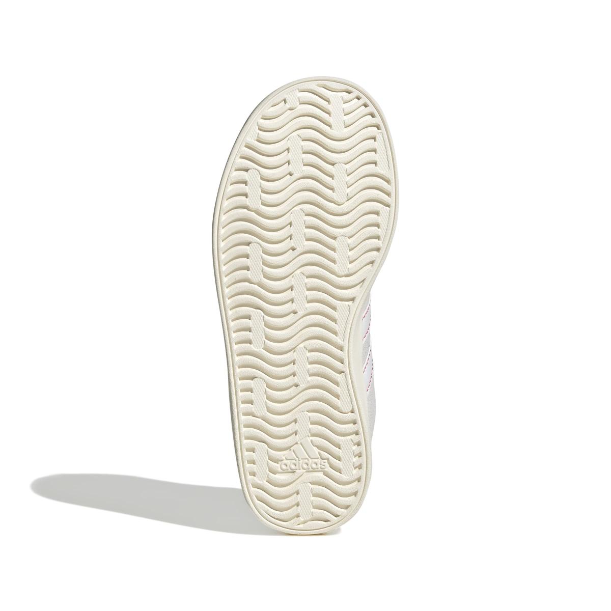 product/a/d/adidas_js3491_4_footwear_photography_bottom_view_white-nw091725.jpg