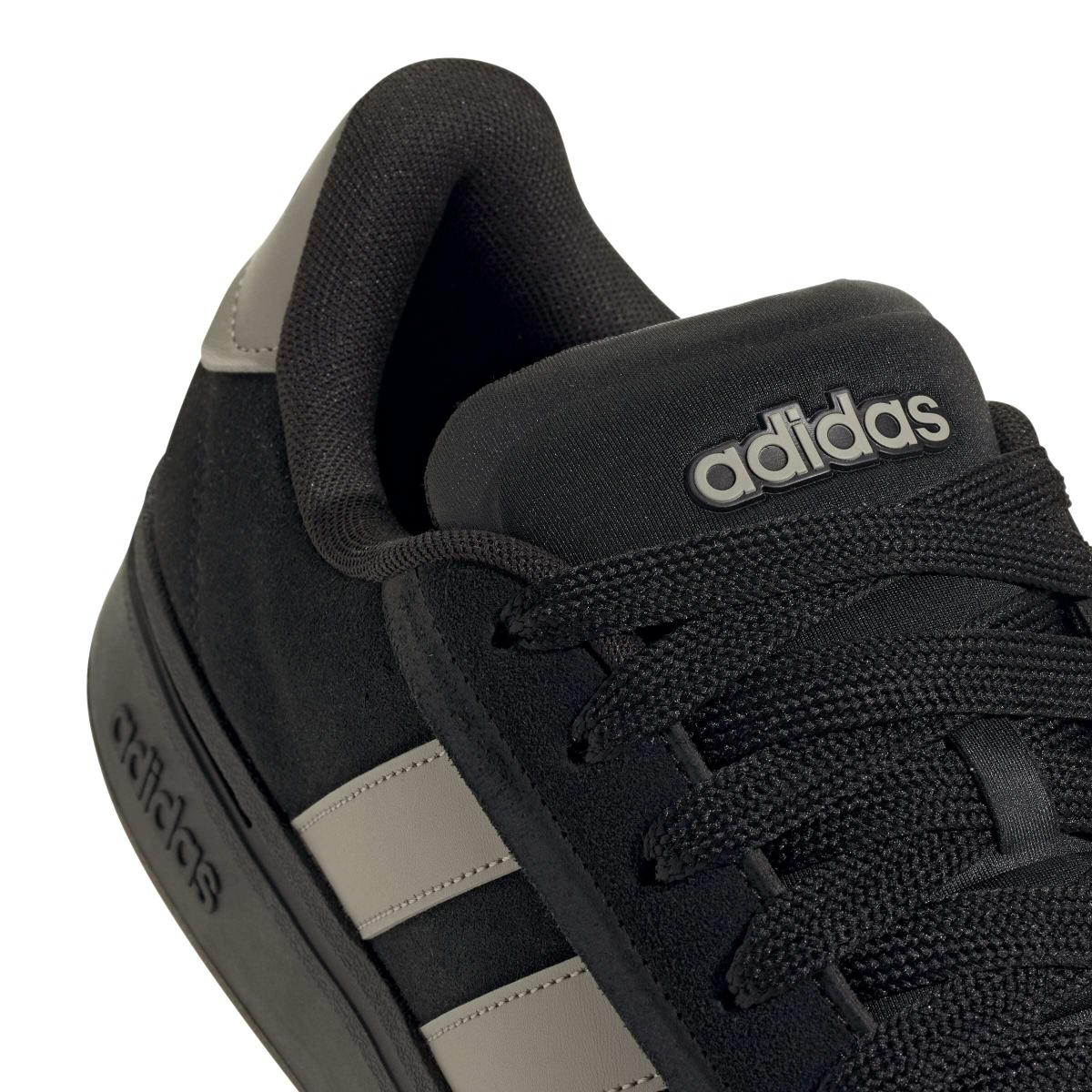 product/a/d/adidas_js3807_8_footwear_photography_detail_view_1_white-nw091725.jpg