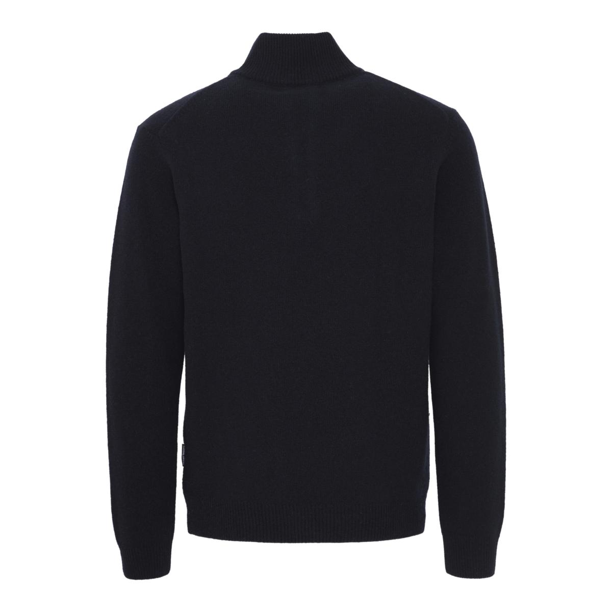 product/c/a/casual-friday_20505249-194013_1.jpg