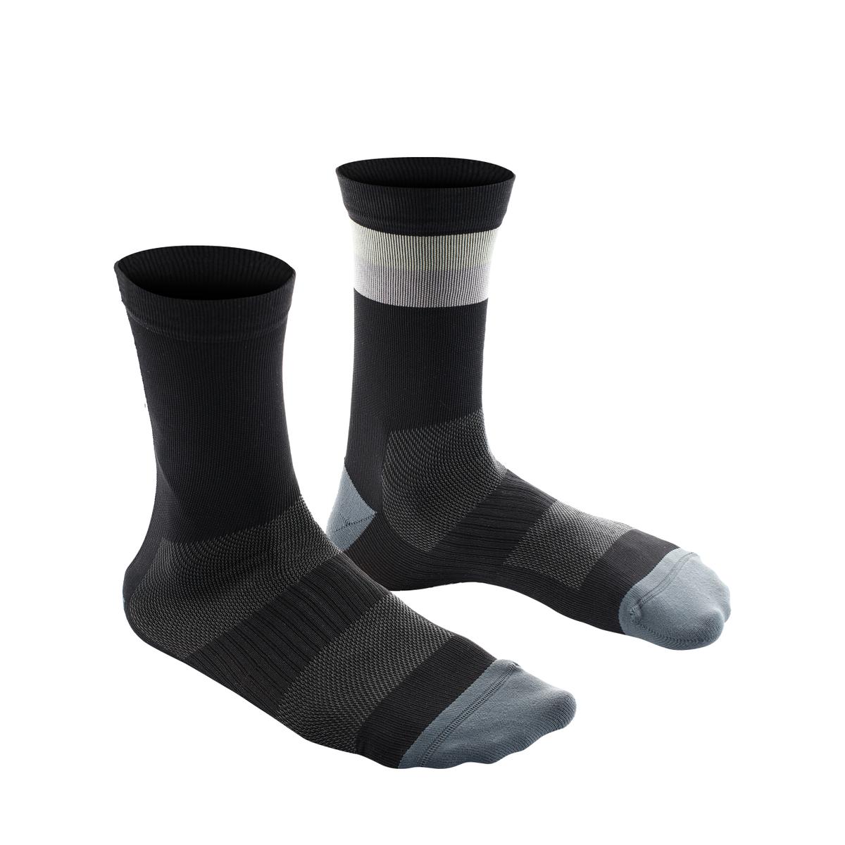 product/d/a/dainese_2039900002-93l_black-brooklin_1.jpg