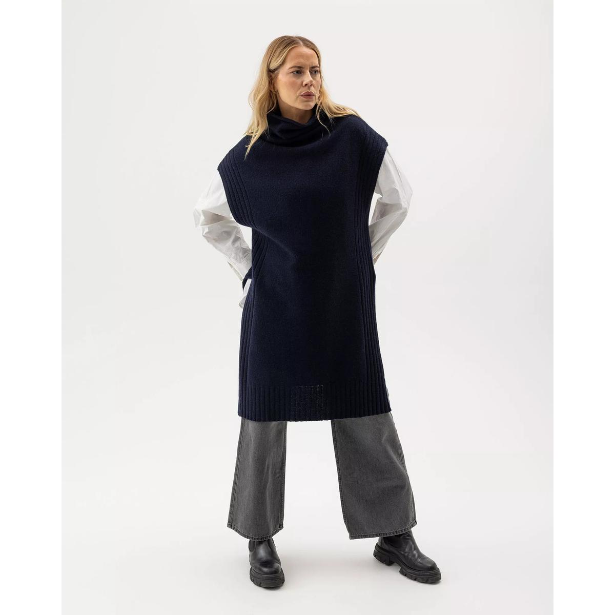 product/h/o/holebrook_a52604-290_navy_2.jpg