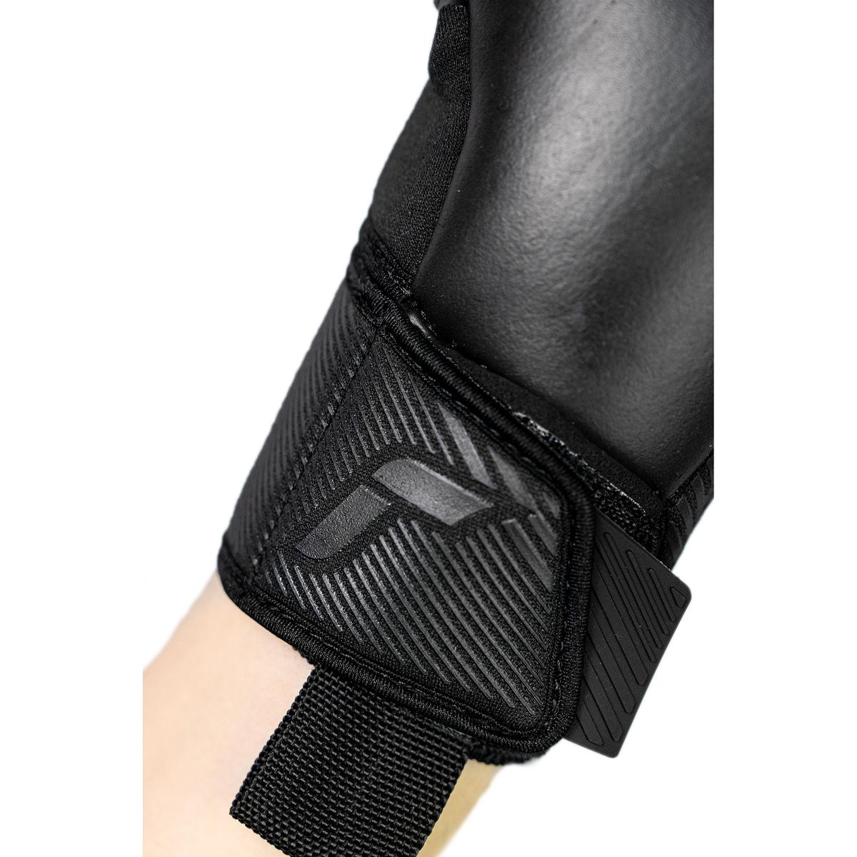 product/r/e/reusch_5570000-7700_black_1.jpg