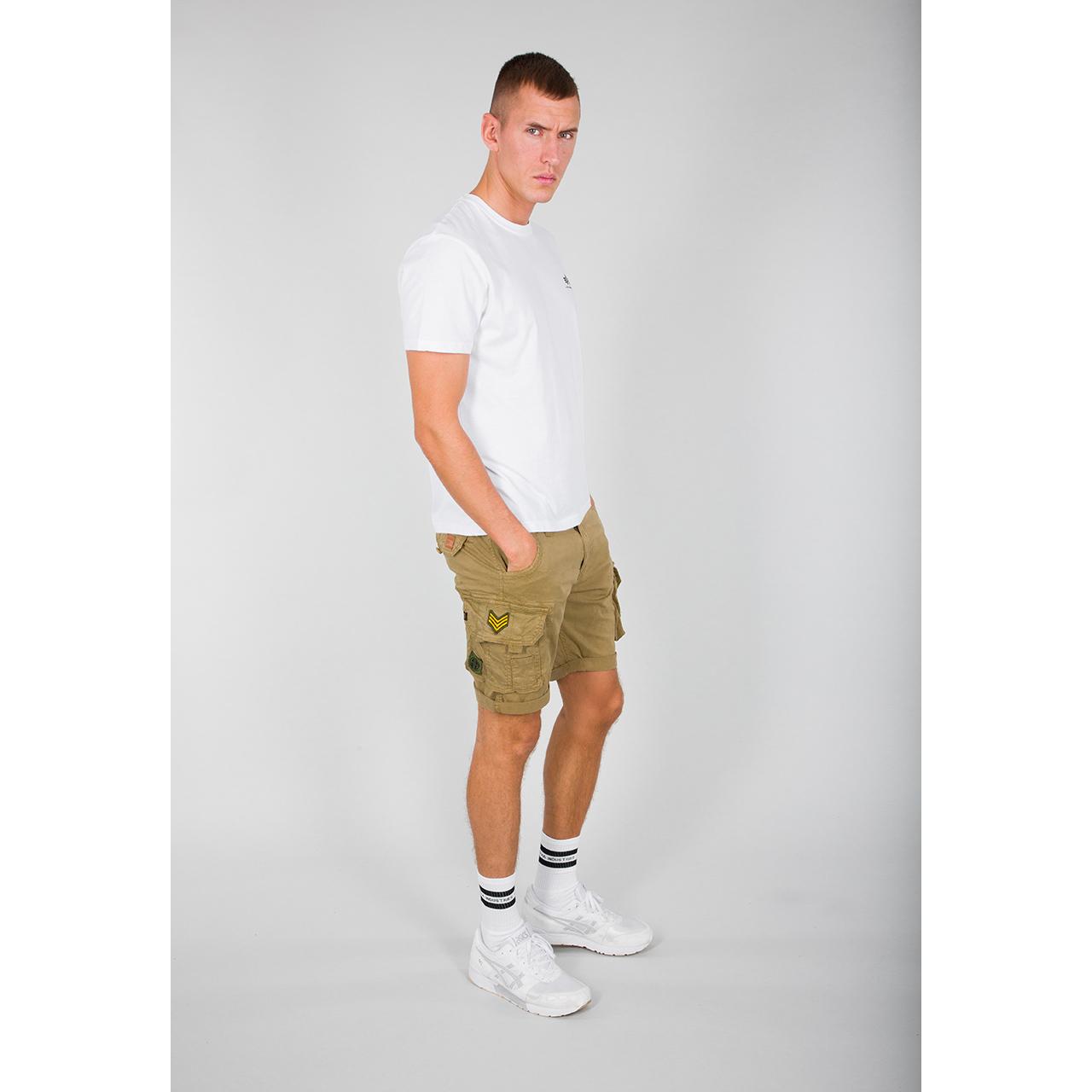 product/1/8/186209-14-alpha-industries-crew-short-patch-shorts-003.jpg