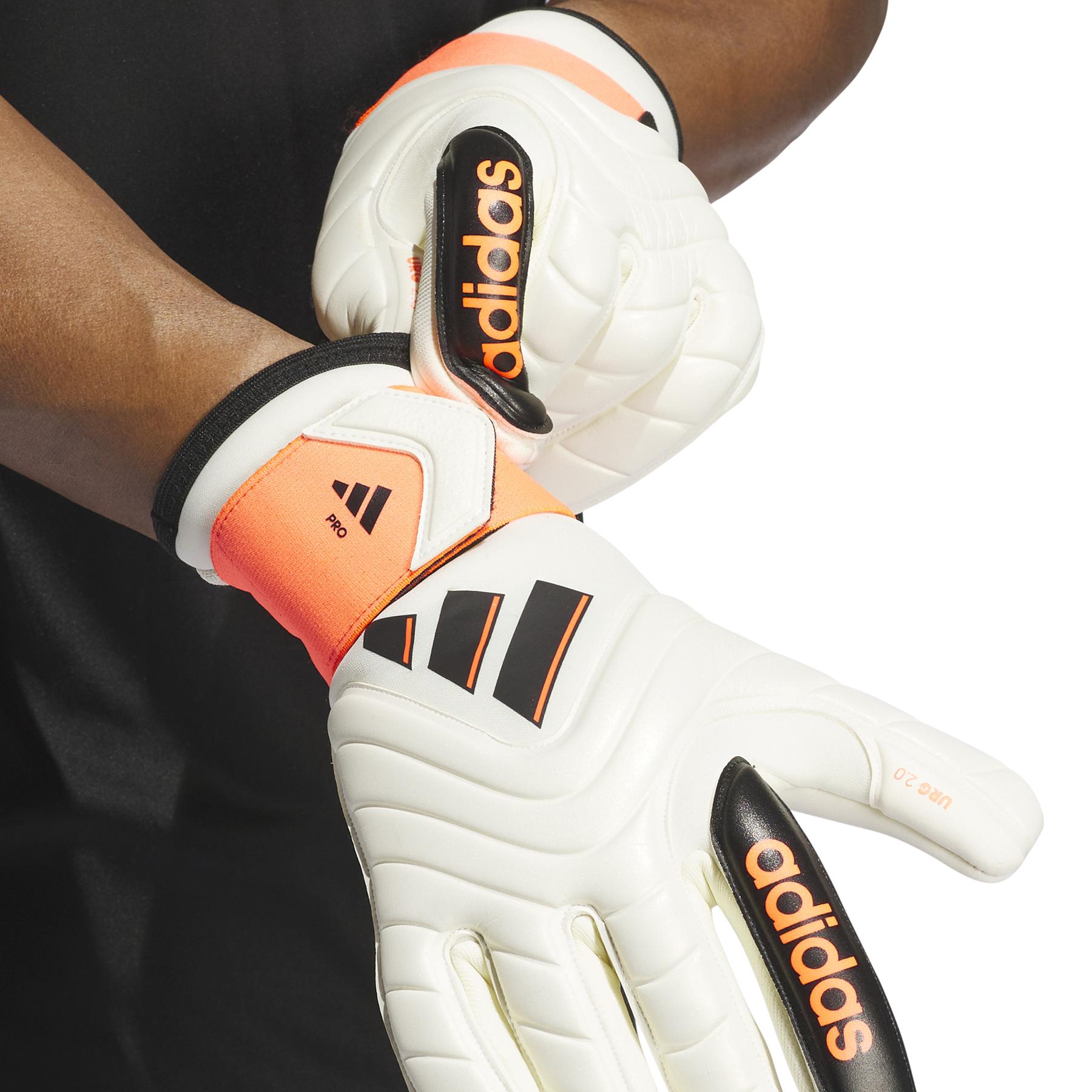 product/2/0/2025_09_adidas_iq4013_2_hardware_on_model_detail_view_1_white.jpg