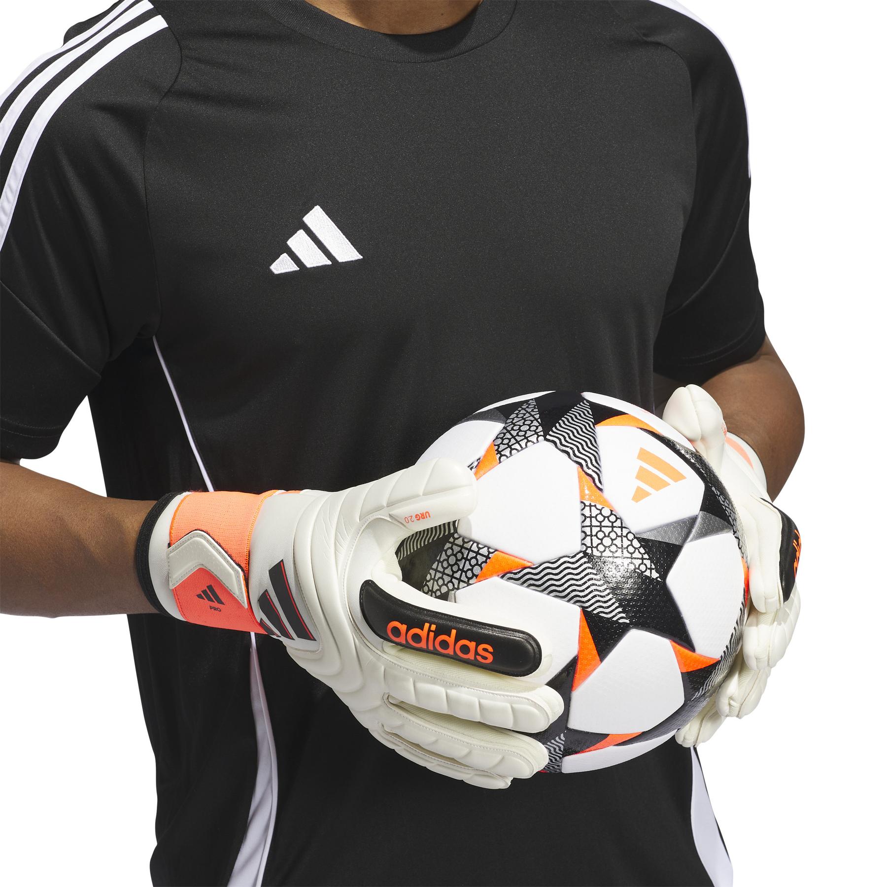 product/2/0/2025_09_adidas_iq4013_4_hardware_on_model_detail_view_3_white.jpg