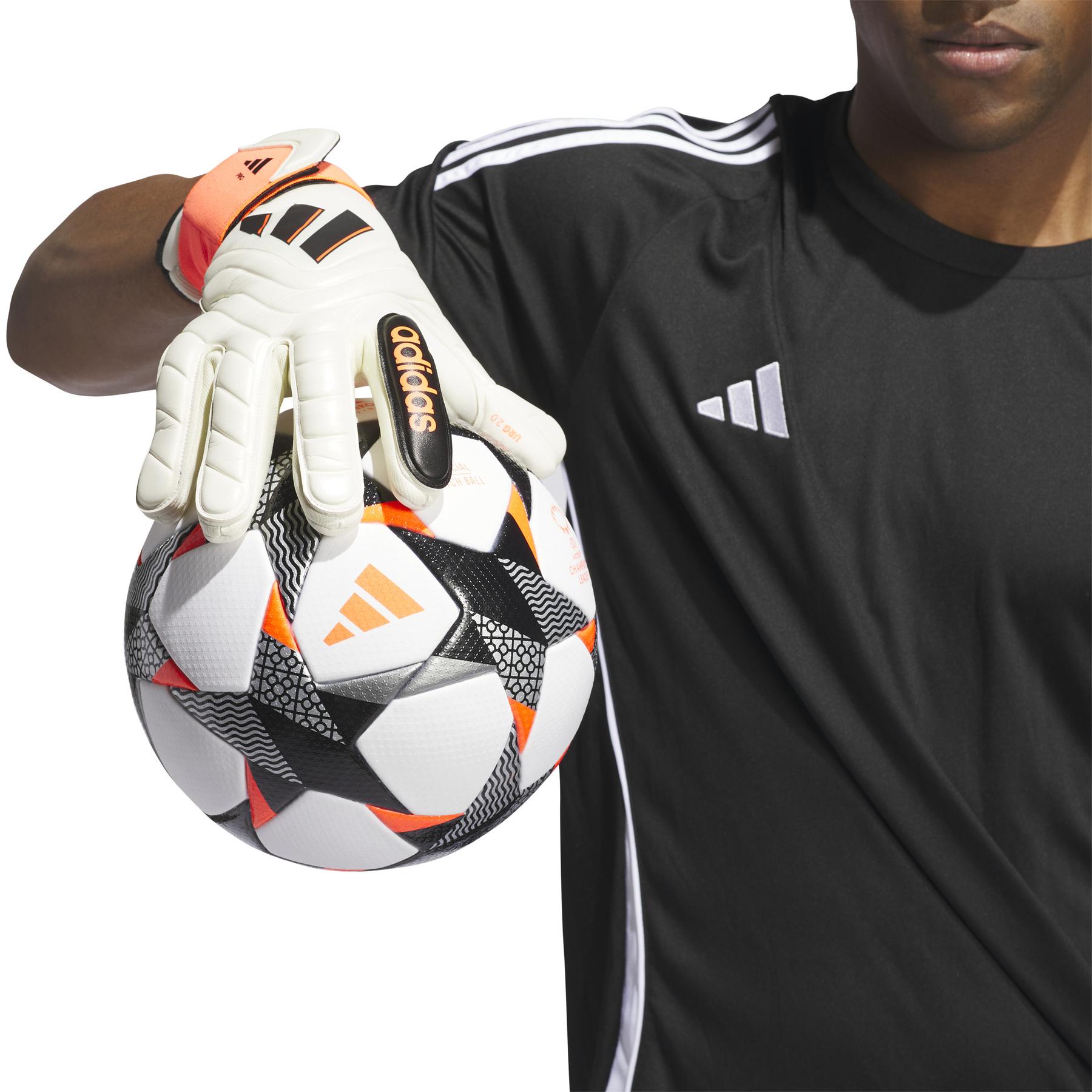 product/2/0/2025_09_adidas_iq4013_5_hardware_on_model_detail_view_4_white.jpg