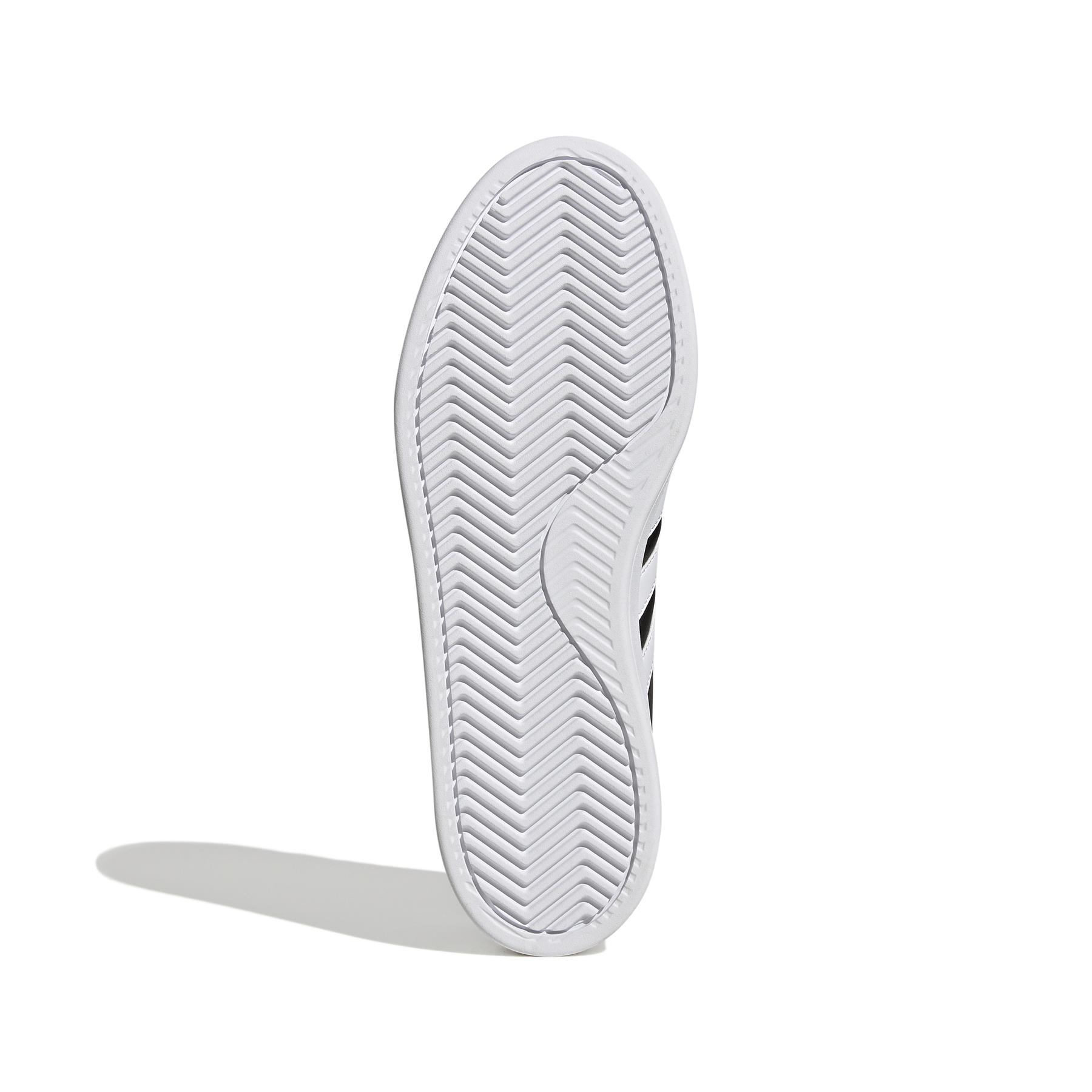 product/a/d/adidas-originals_gw9196_4_footwear_photography_bottom_view_white_000.jpg