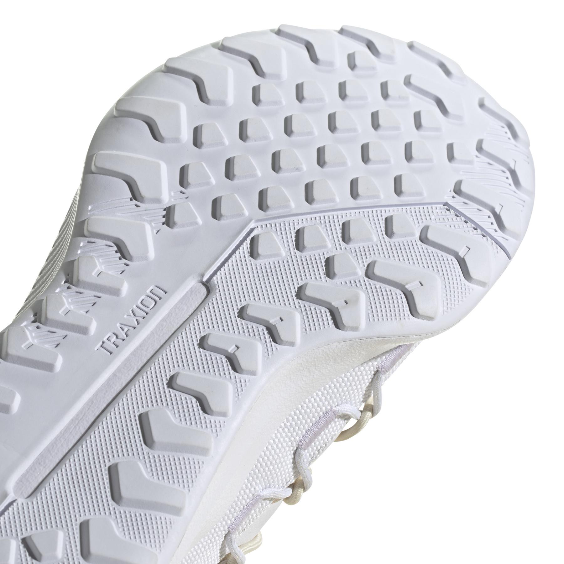 product/a/d/adidas_fz3337_9_footwear_photography_detail_view_2_white_000.jpg