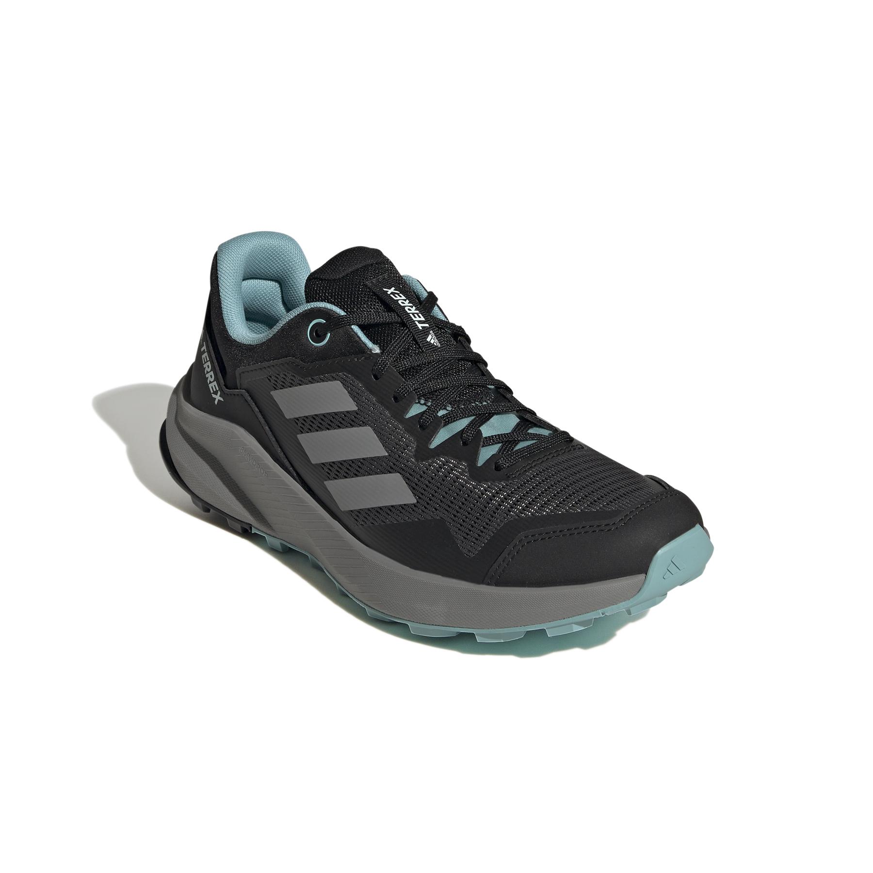 product/a/d/adidas_gw5557_6_footwear_photography_front_lateral_top_view_white_000.jpg