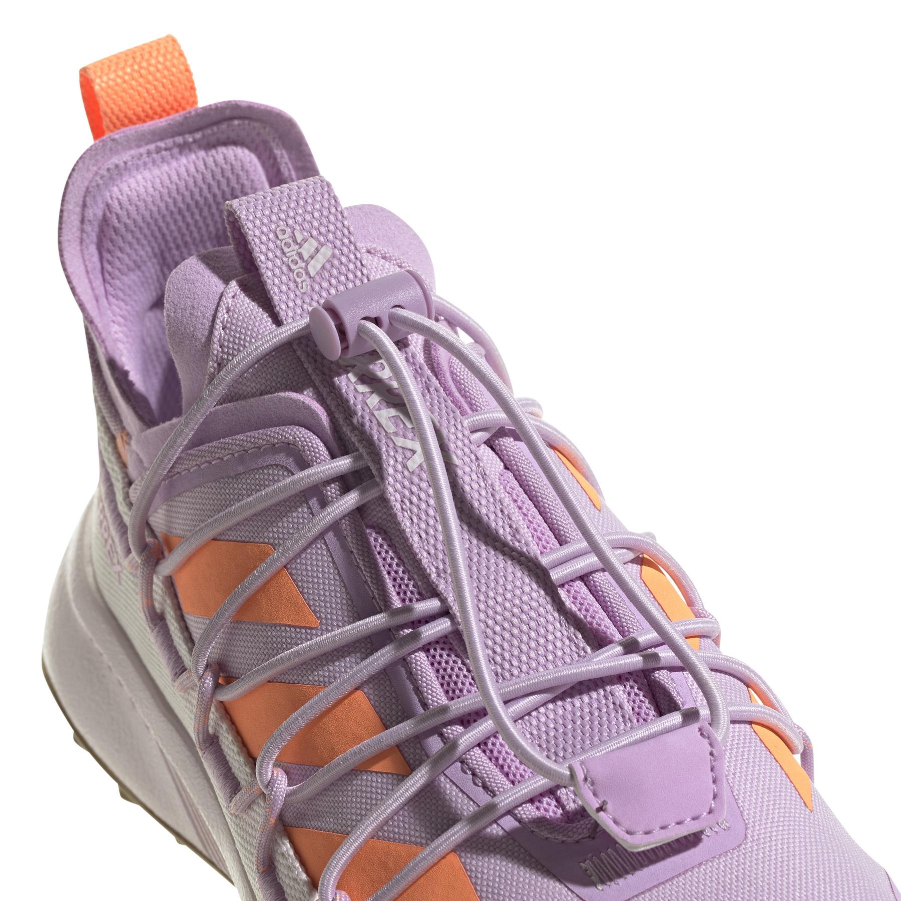 product/a/d/adidas_gx8688_8_footwear_photography_detail_view_1_white_000.jpg