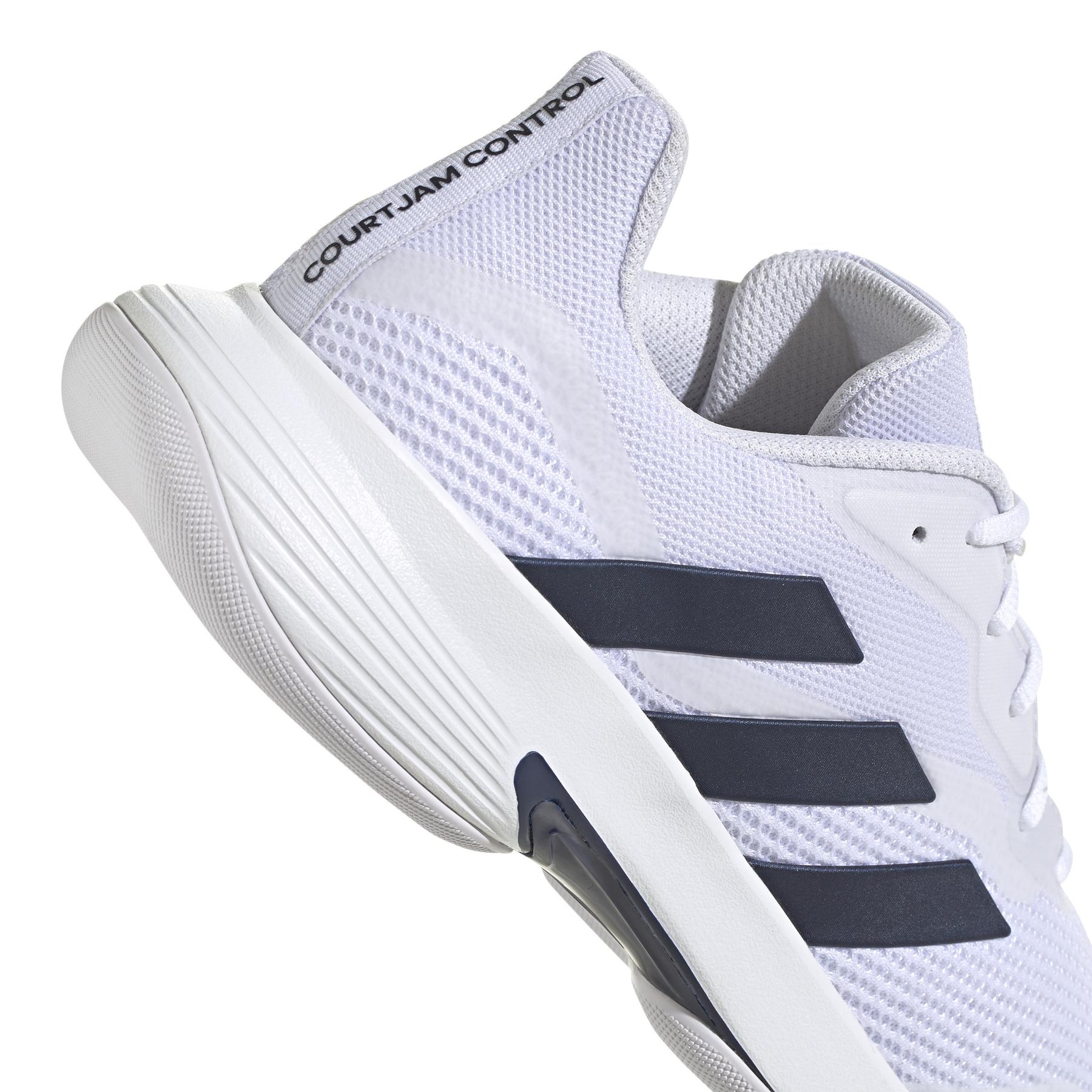 product/a/d/adidas_hr1027_8_footwear_photography_detail_view_1_white_000.jpg