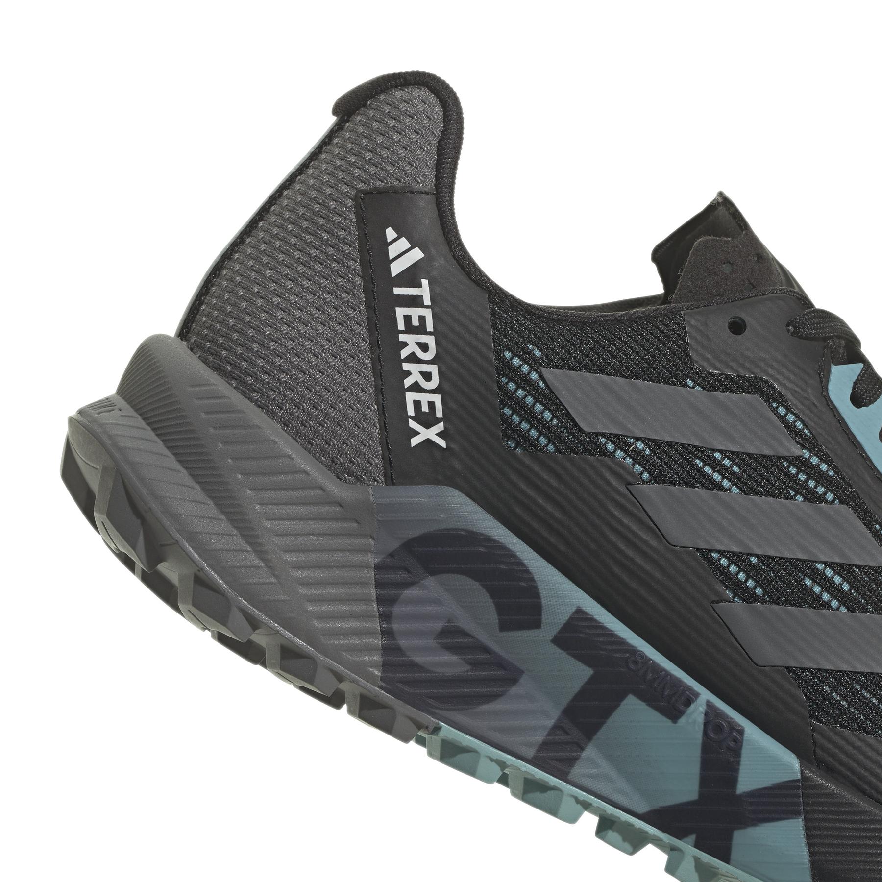 product/a/d/adidas_hr1145_8_footwear_photography_detail_view_1_white_000.jpg