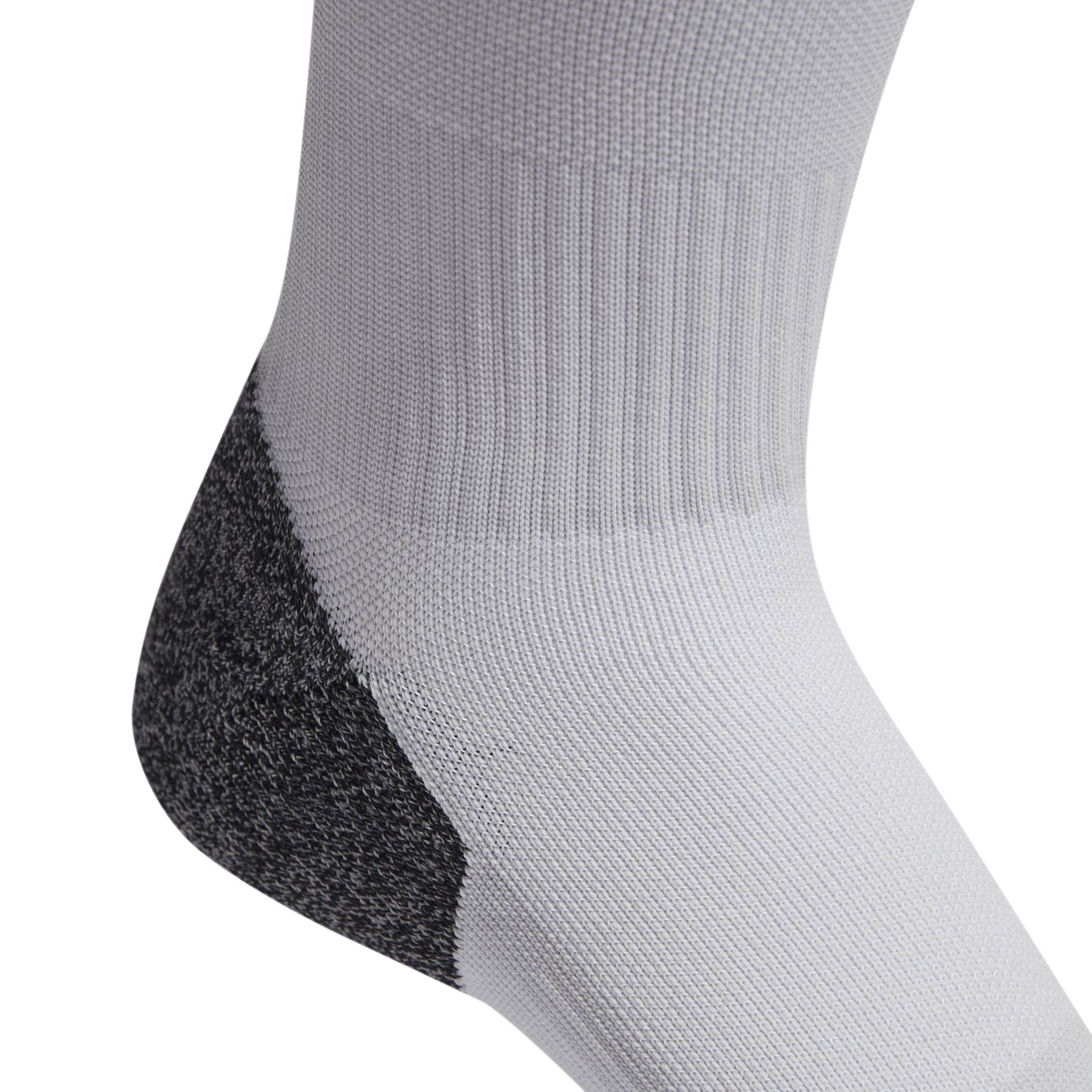product/a/d/adidas_ht5024_gris-fonce_3.jpg