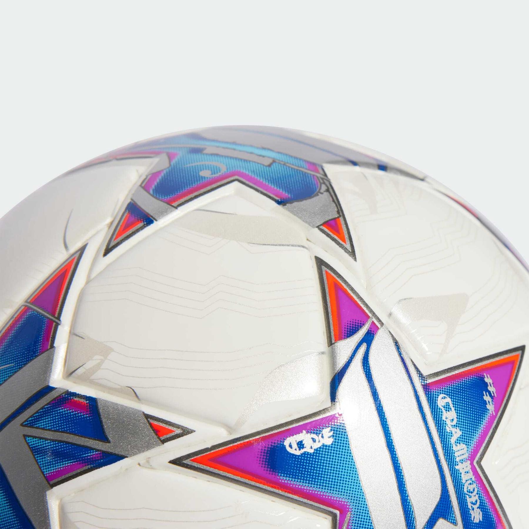 product/a/d/adidas_ia0944_white_4.jpg