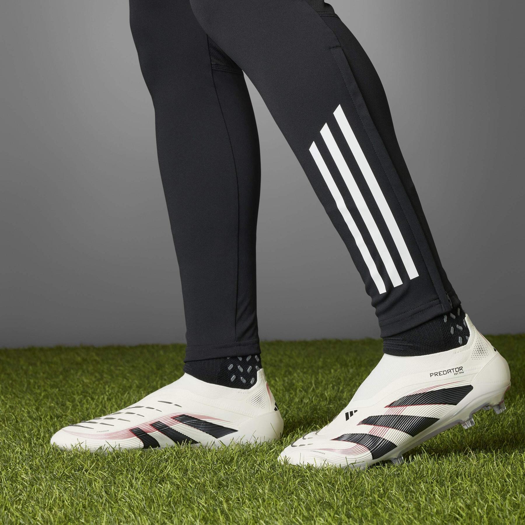 product/a/d/adidas_id3872_16_footwear_photography_heromrktng_view_3-nw091625.jpg