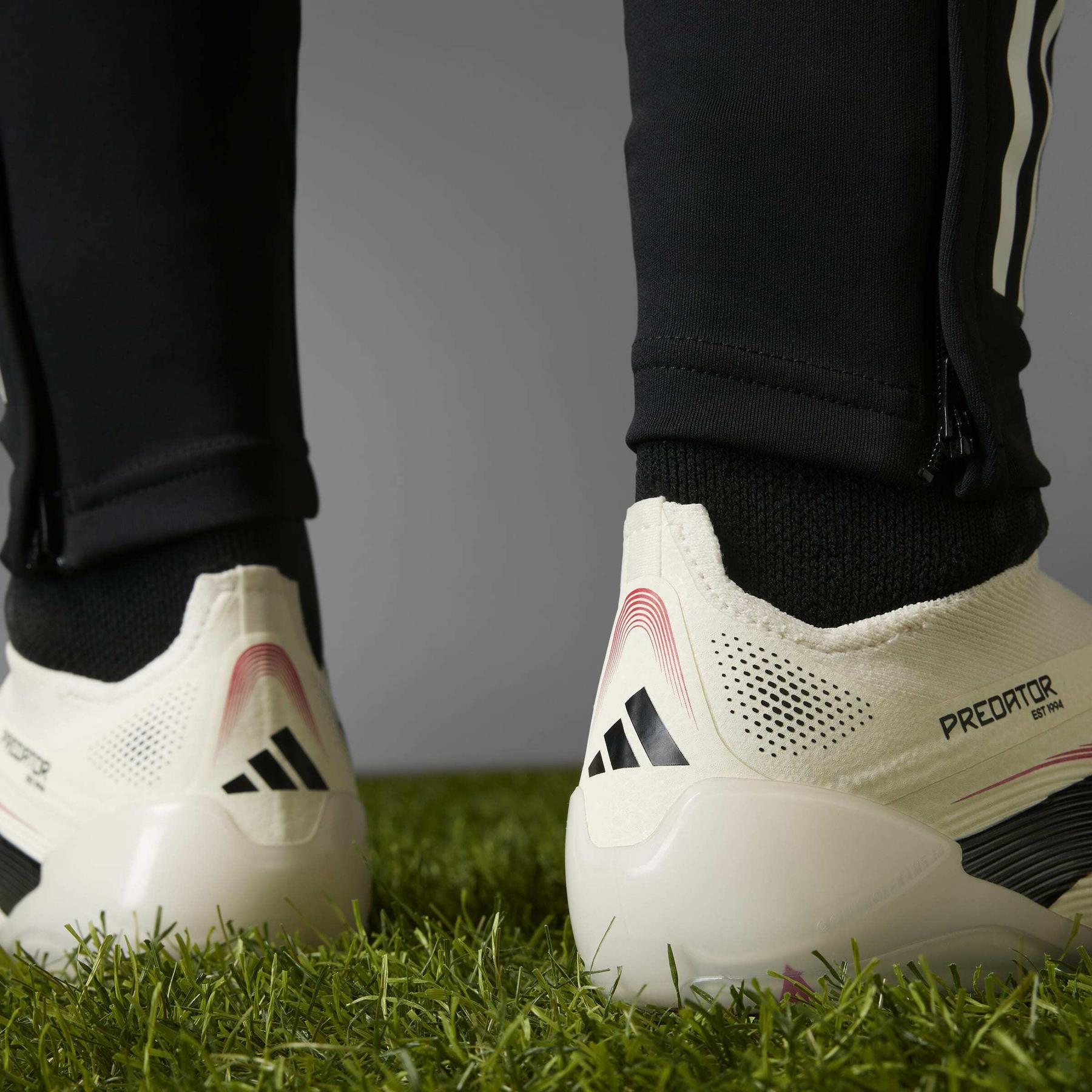 product/a/d/adidas_id3872_21_footwear_photography_heromrktng_view_8-nw091625.jpg
