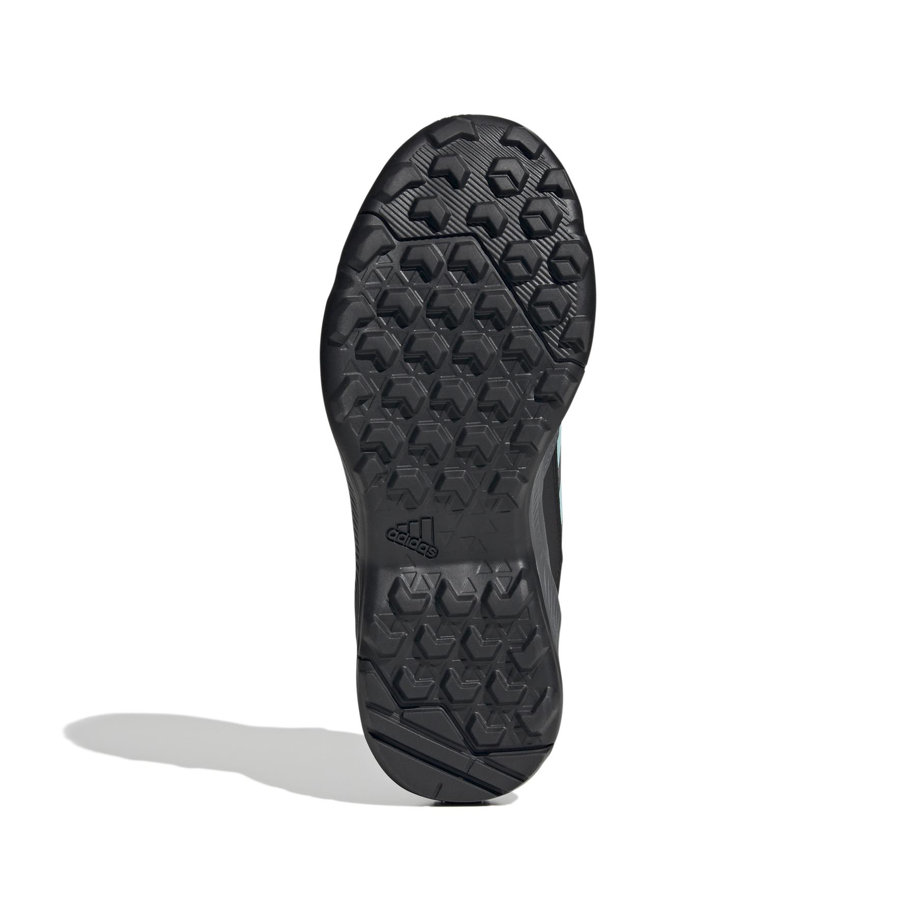 product/a/d/adidas_id7850_4_footwear_photography_bottom_view_white.jpg