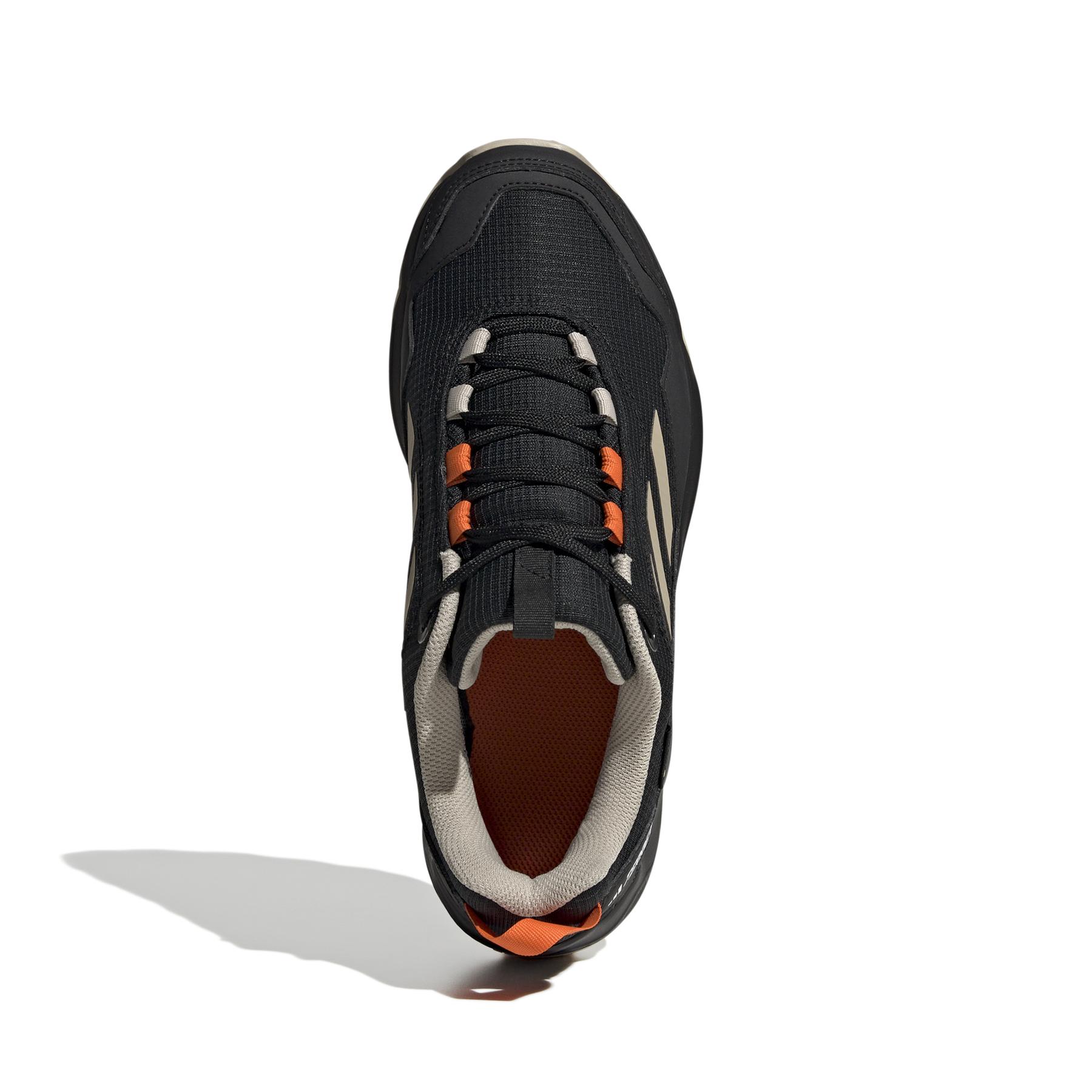 product/a/d/adidas_id7851_3_footwear_photography_top_portrait_view_white.jpg