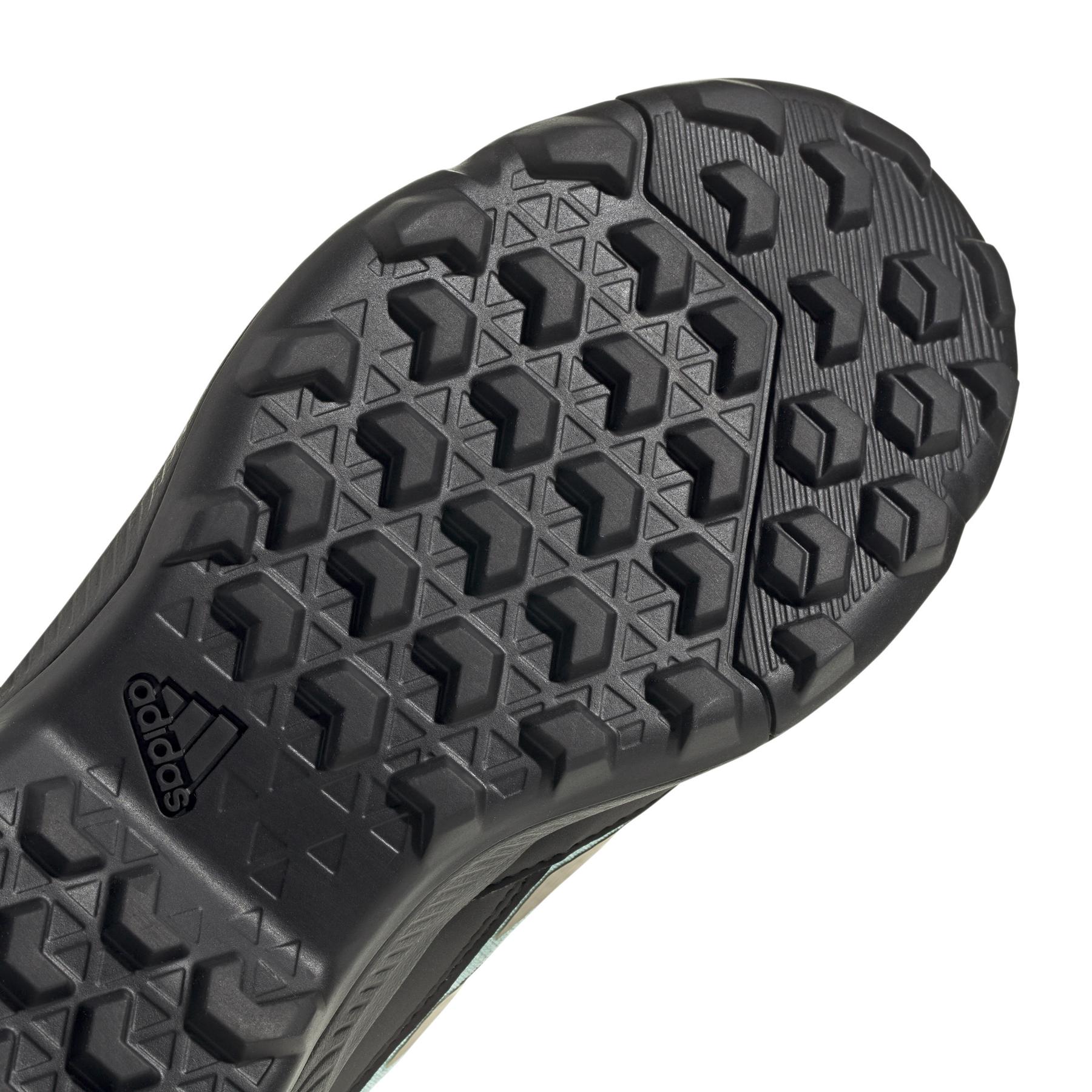 product/a/d/adidas_id7853_8_footwear_photography_detail_view_1_white.jpg