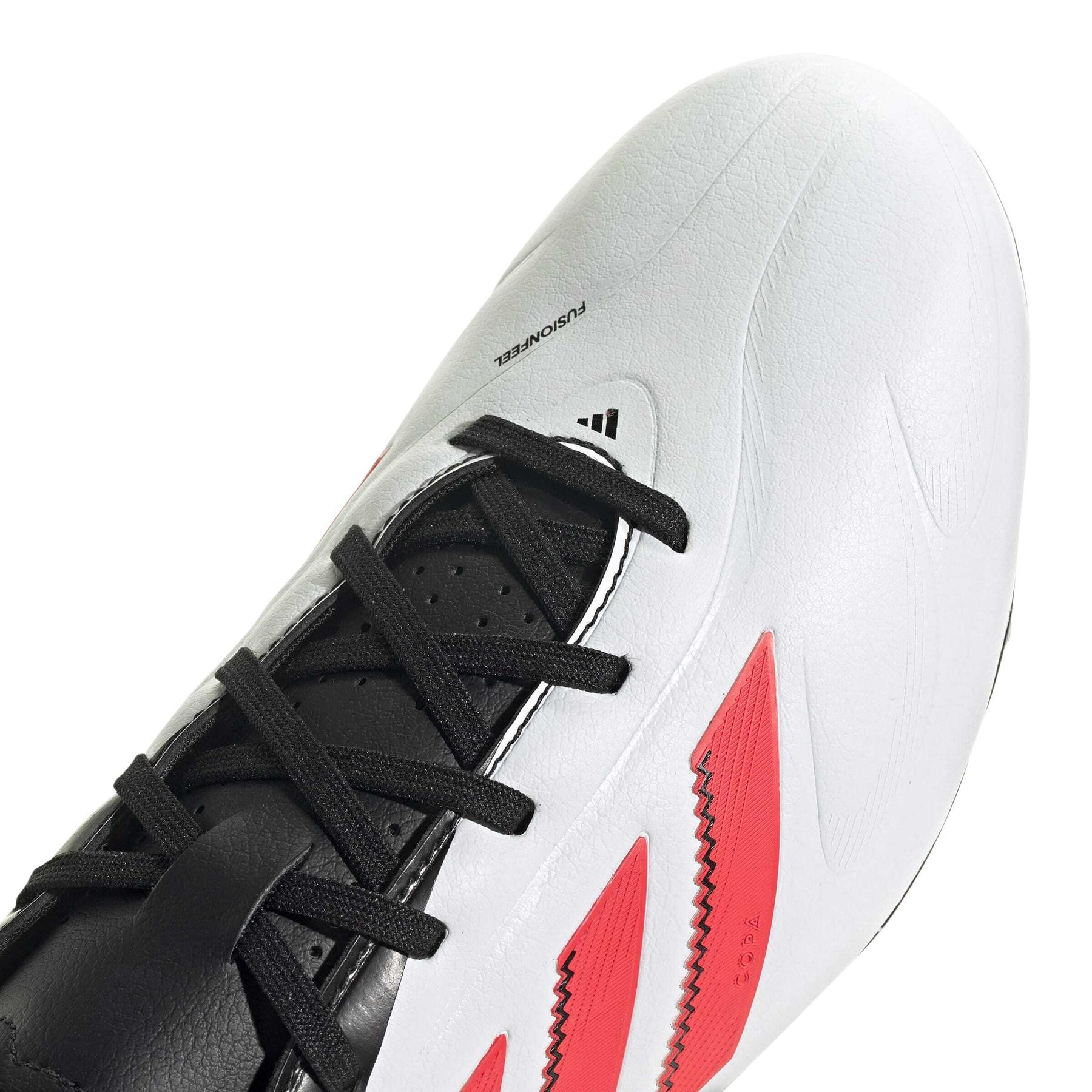 product/a/d/adidas_id9049_7_footwear_photography_detail_view_1_white-nw092325.jpg