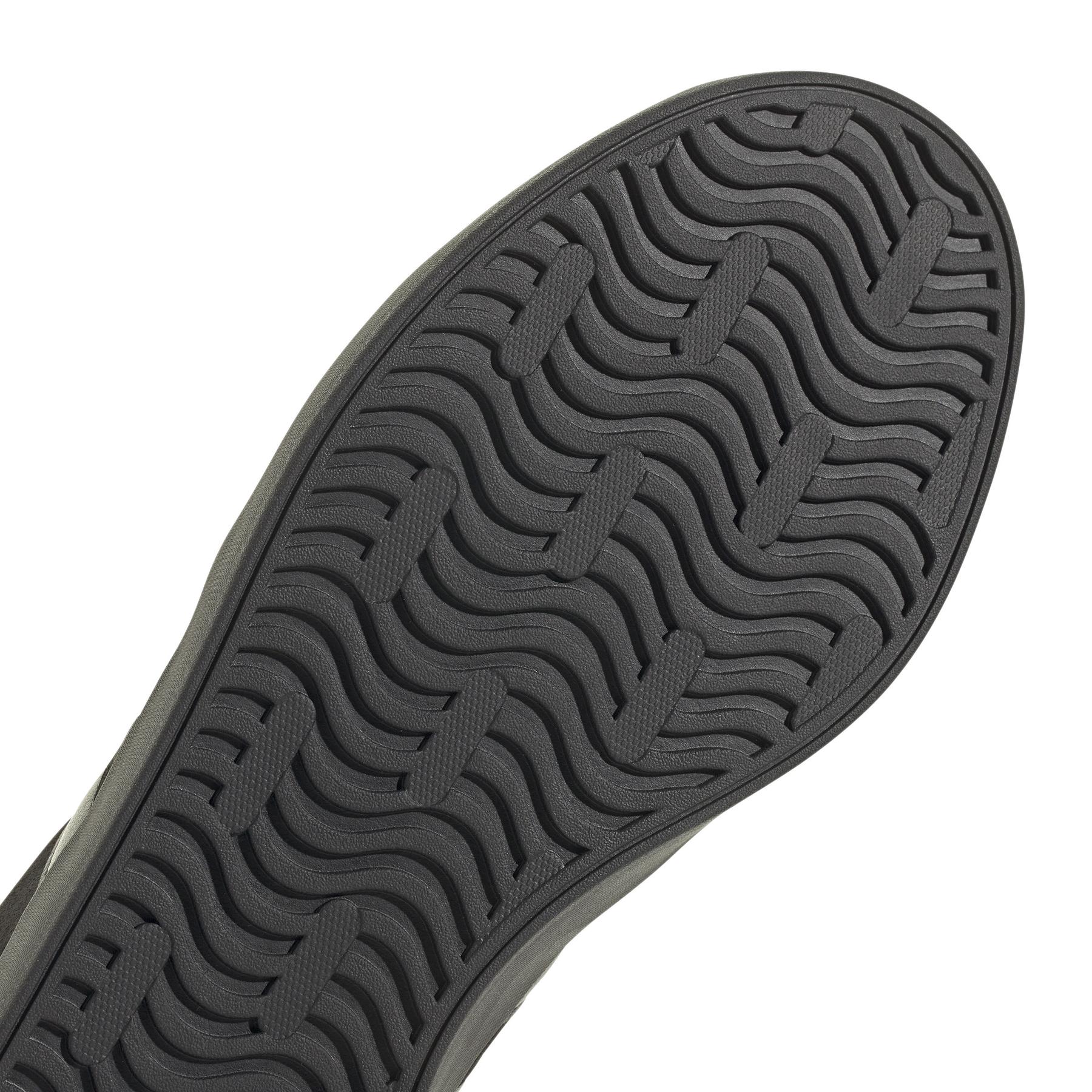 product/a/d/adidas_id9184_8_footwear_photography_detail_view_1_white.jpg