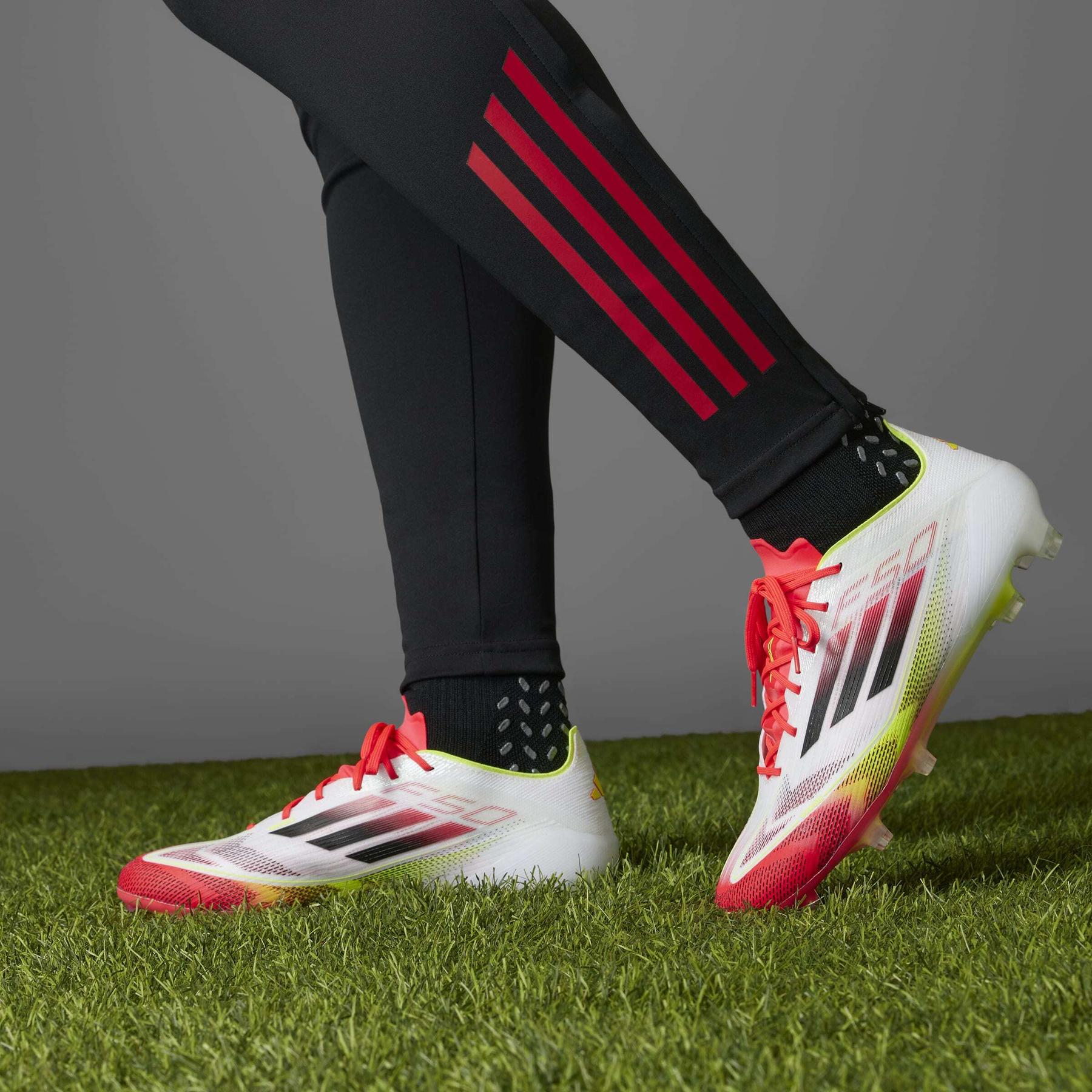 product/a/d/adidas_ie1206_15_footwear_photography_heromrktng_view_3-nw091625.jpg