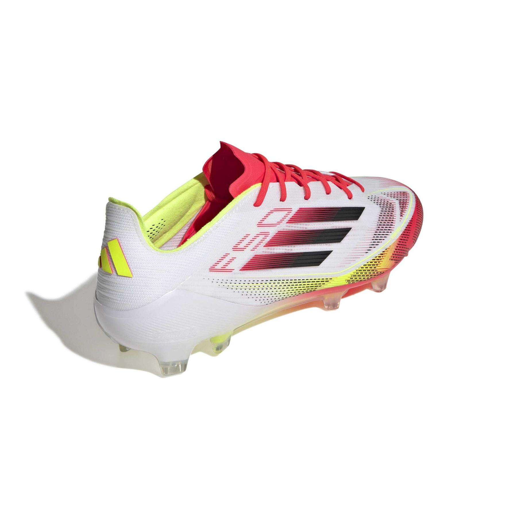 product/a/d/adidas_ie1206_6_footwear_photography_back_lateral_top_view_white-nw091625.jpg