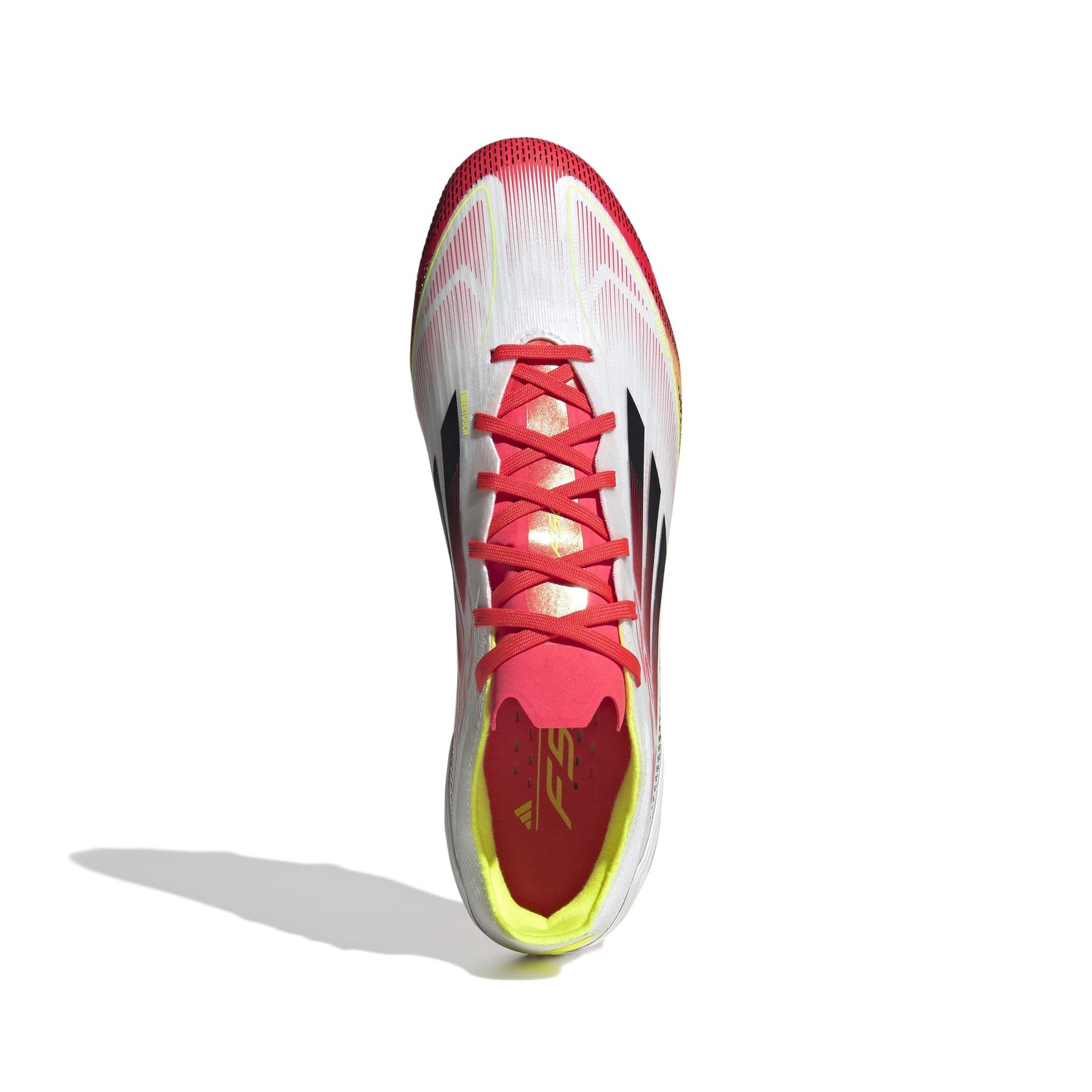 product/a/d/adidas_ie1284_2_footwear_photography_top_portrait_view_white-nw091625.jpg