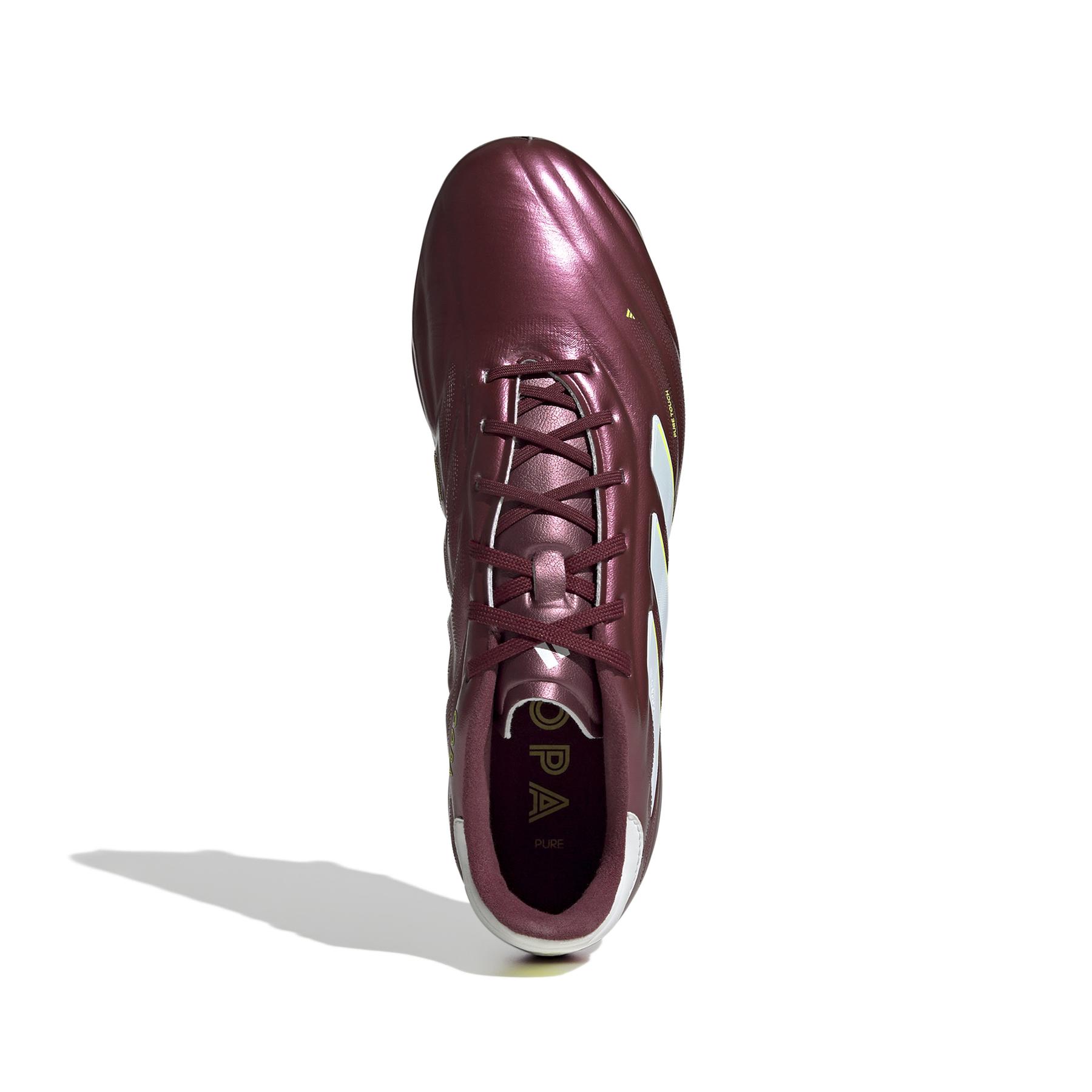 product/a/d/adidas_ie7486_2_footwear_photography_top_portrait_view_white-030824.jpg