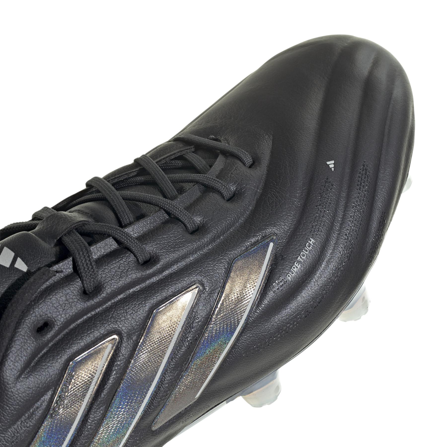 product/a/d/adidas_ie7487_8_footwear_photography_detail_view_2_white.jpg