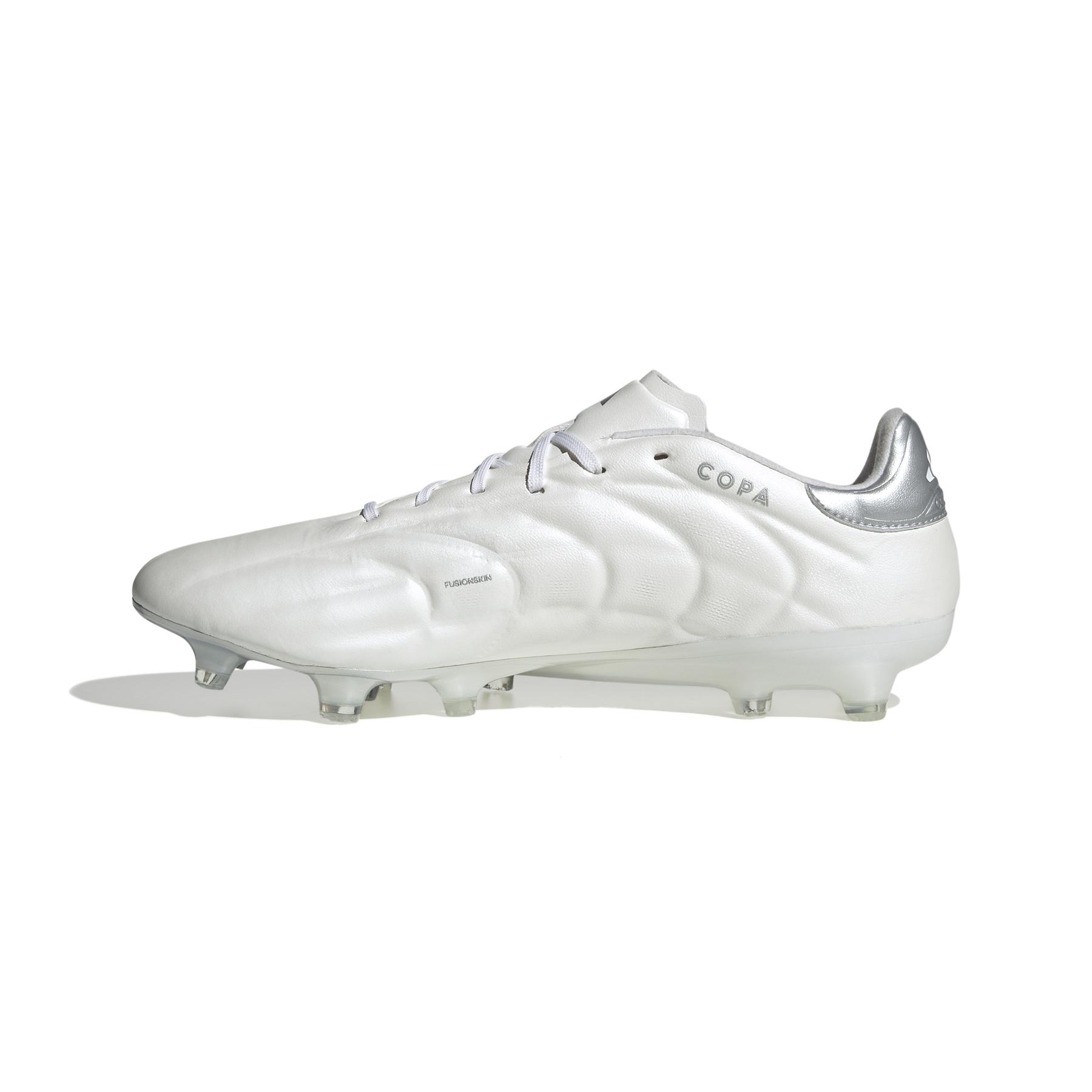 product/a/d/adidas_ie7488_4_footwear_photography_side_medial_center_view_white.jpg