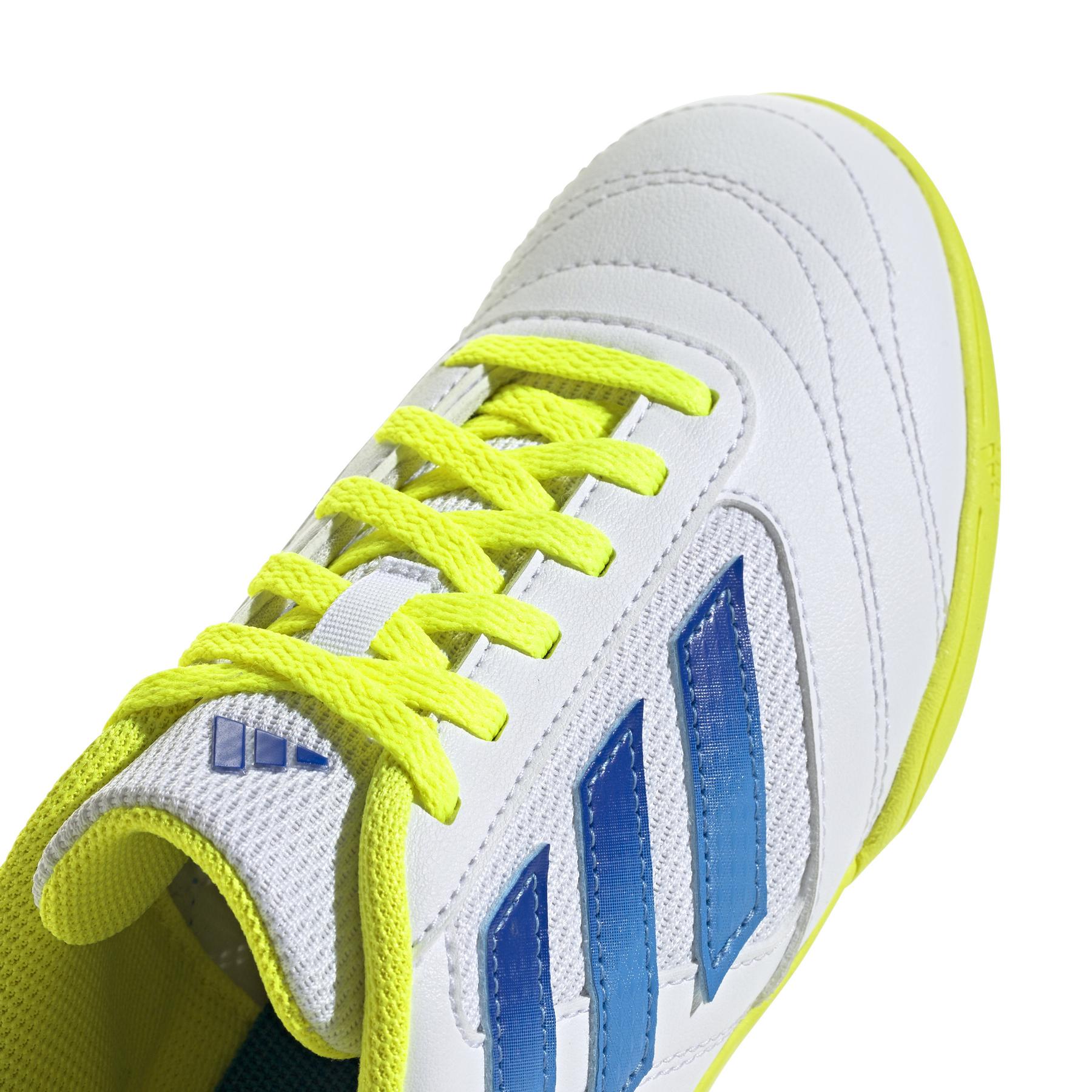 product/a/d/adidas_if6925_8_footwear_photography_detail_view_2_white.jpg