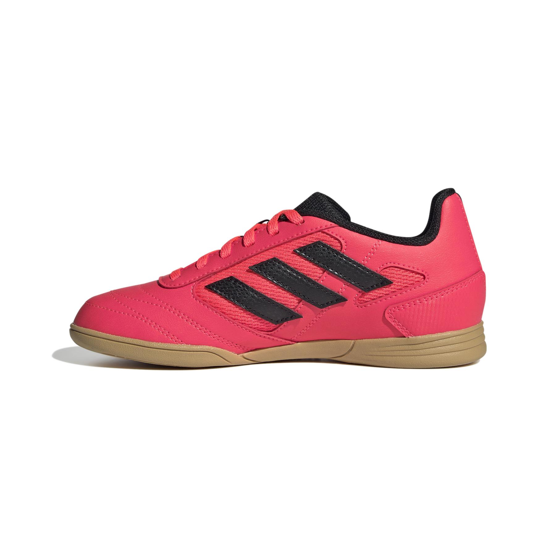 product/a/d/adidas_ig8754_4_footwear_photography_side_medial_center_view_white.jpg