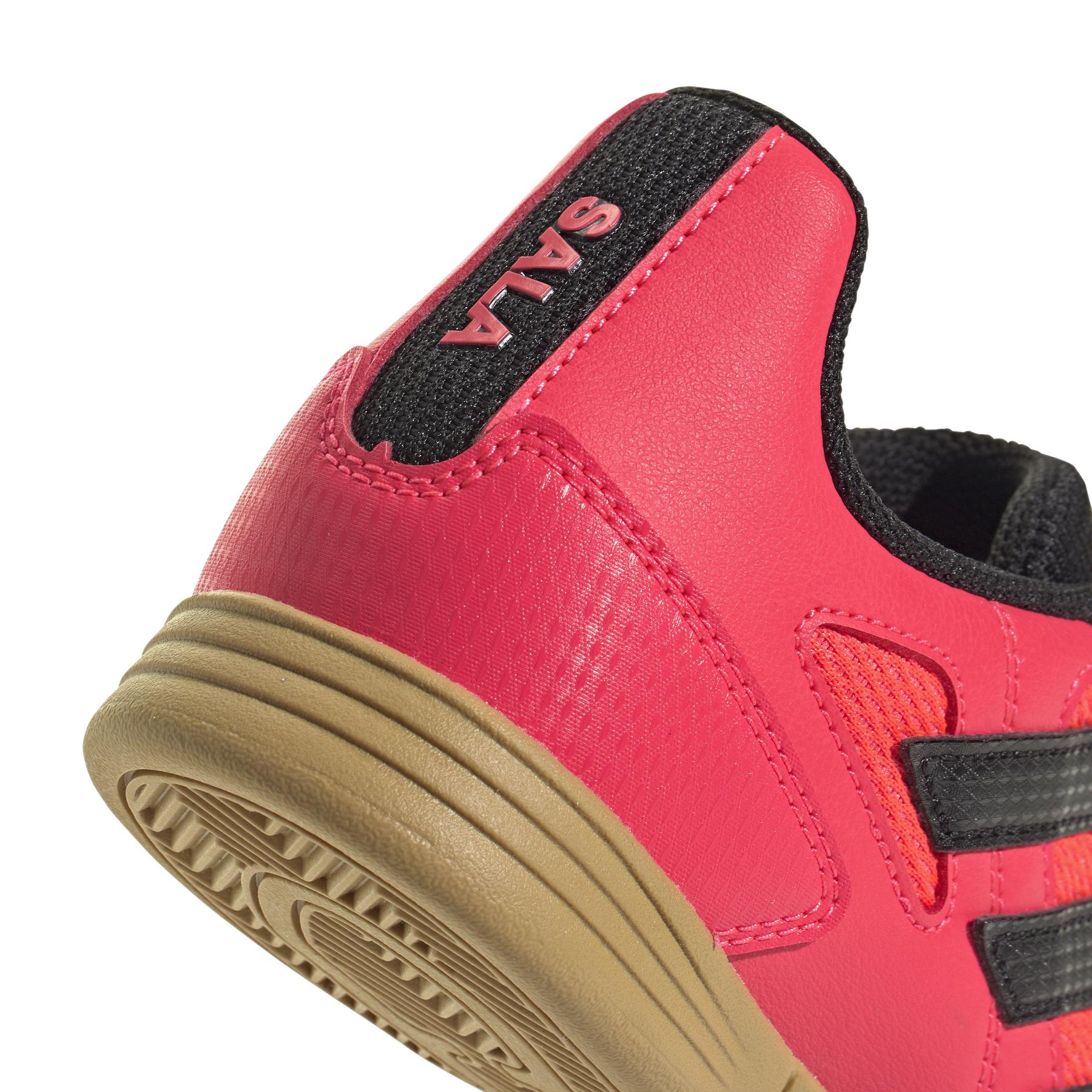 product/a/d/adidas_ig8754_7_footwear_photography_detail_view_1_white.jpg