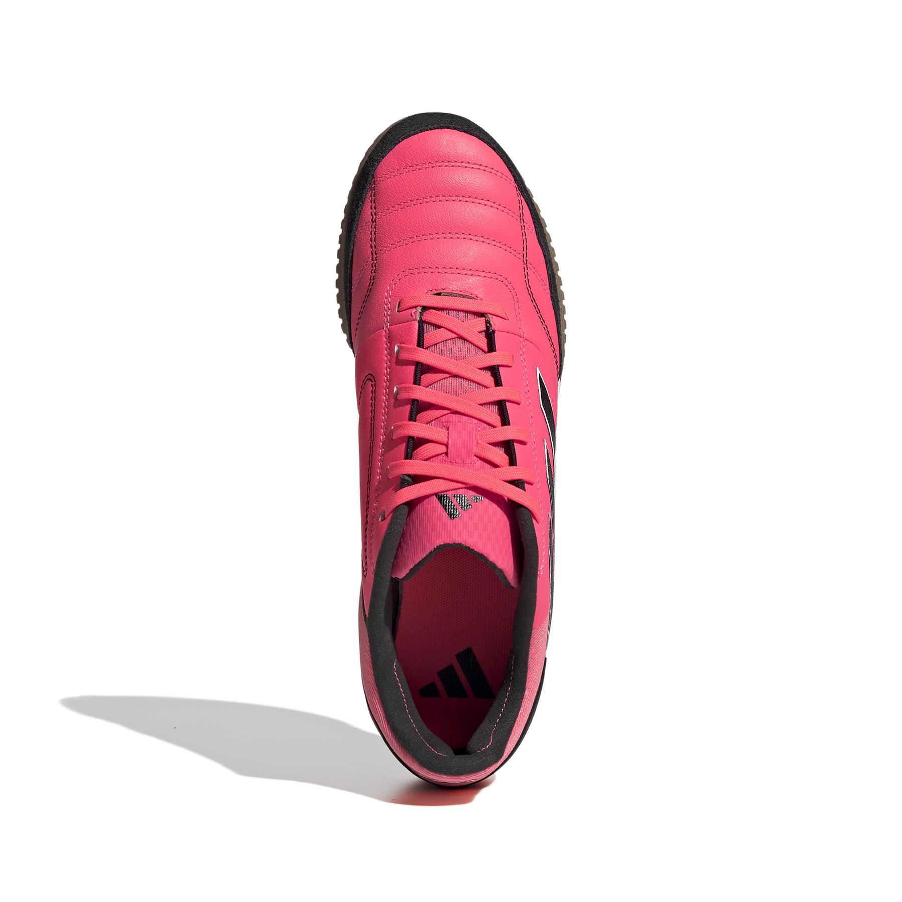 product/a/d/adidas_ig8764_2_footwear_photography_top_portrait_view_white.jpg