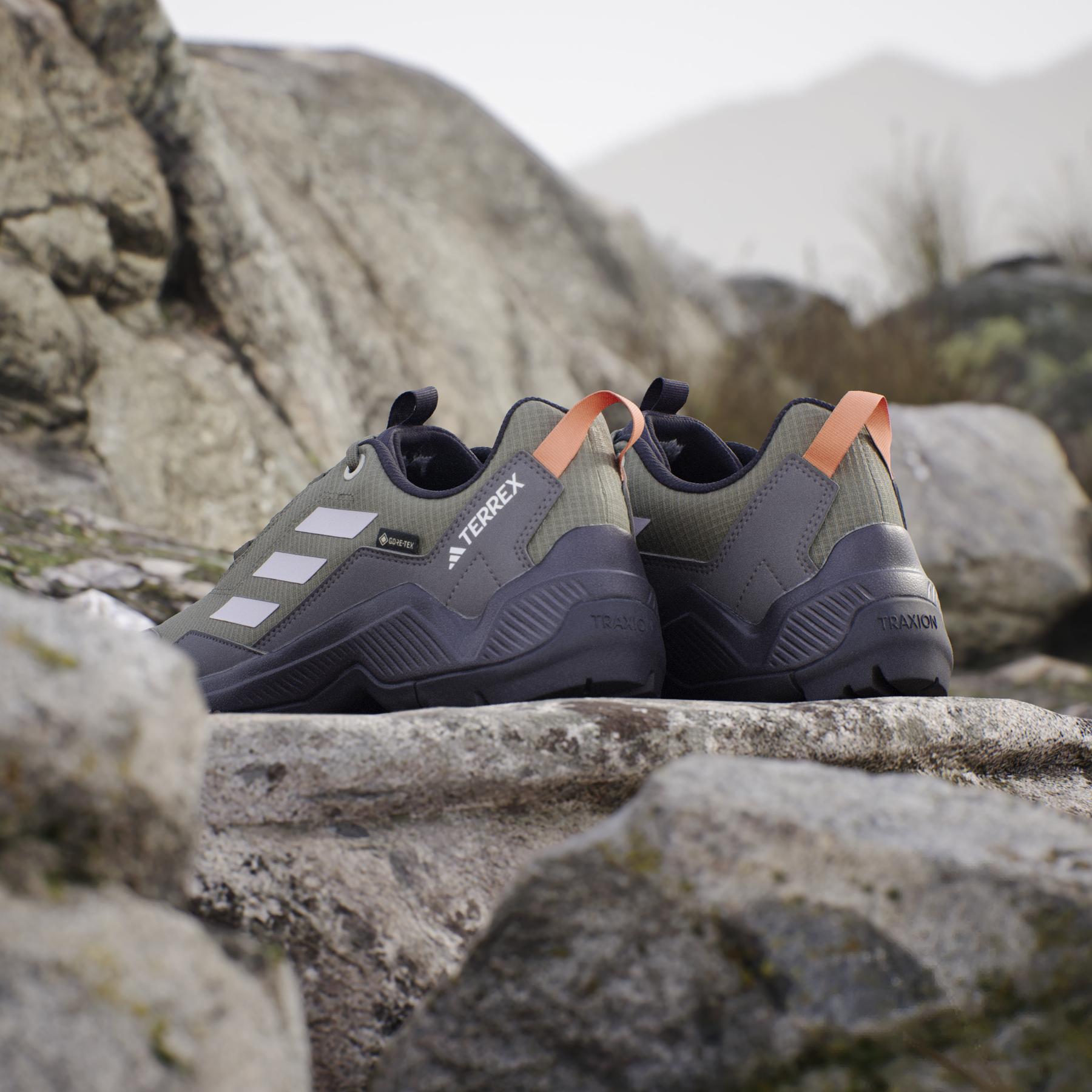 product/a/d/adidas_ig8861_17_footwear_photography_heromrktng_view_6.jpg