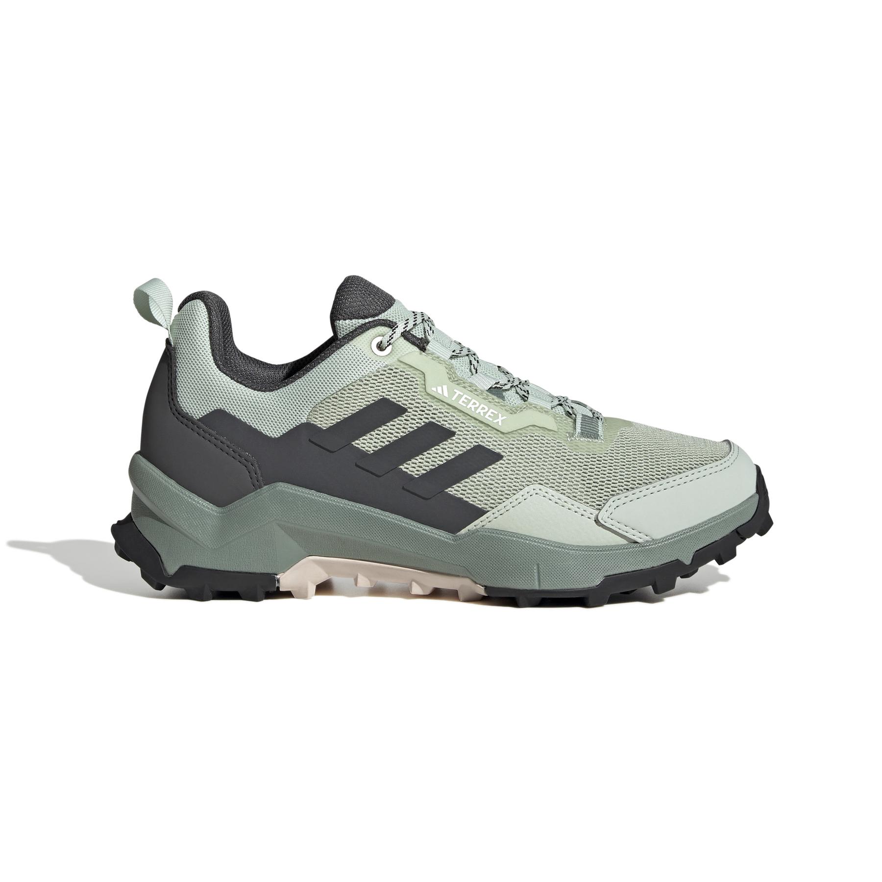 product/a/d/adidas_ih1156_1_footwear_photography_side_lateral_center_view_white-nw091625.jpg