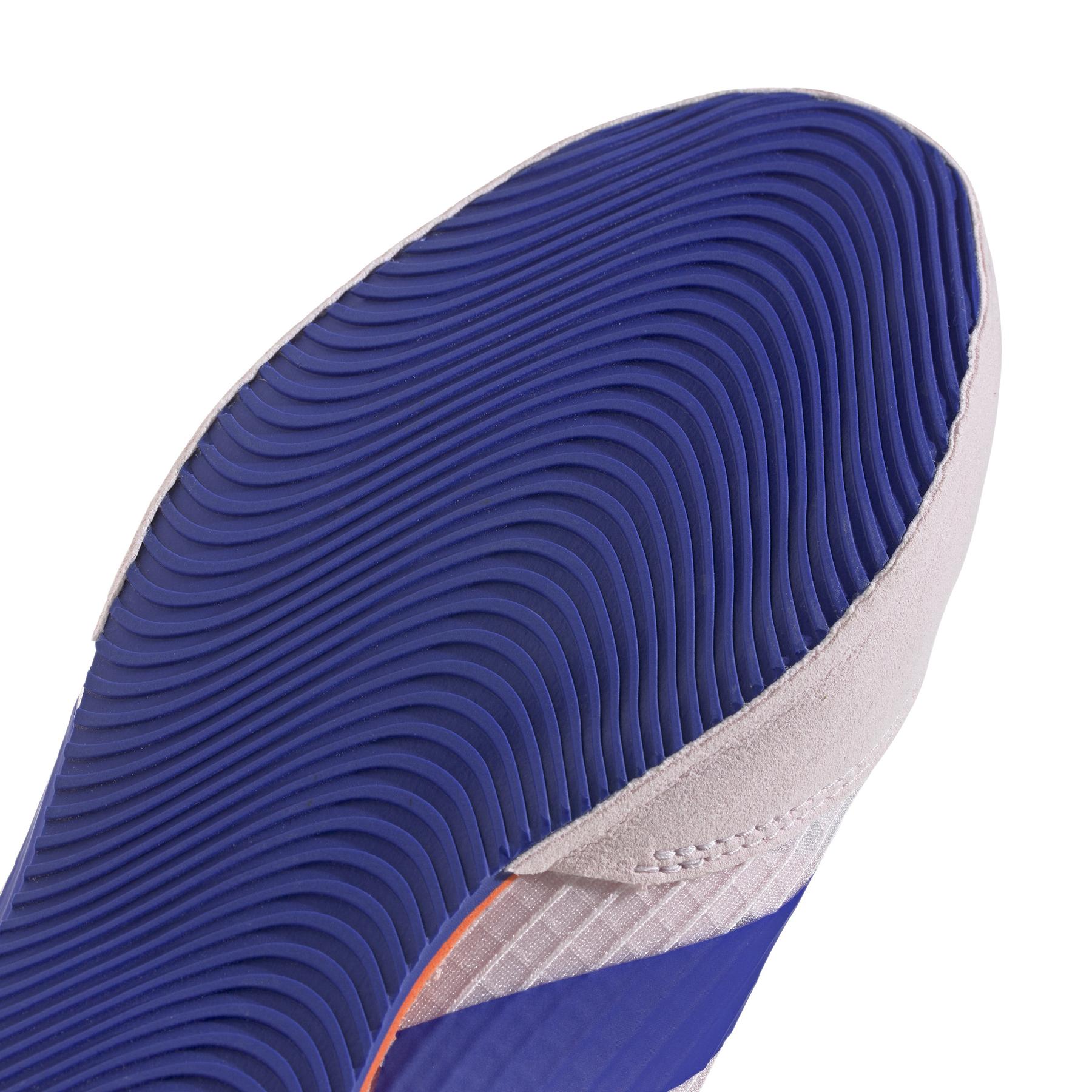 product/a/d/adidas_ih2733_8_footwear_photography_detail_view_1_white-nw091625.jpg