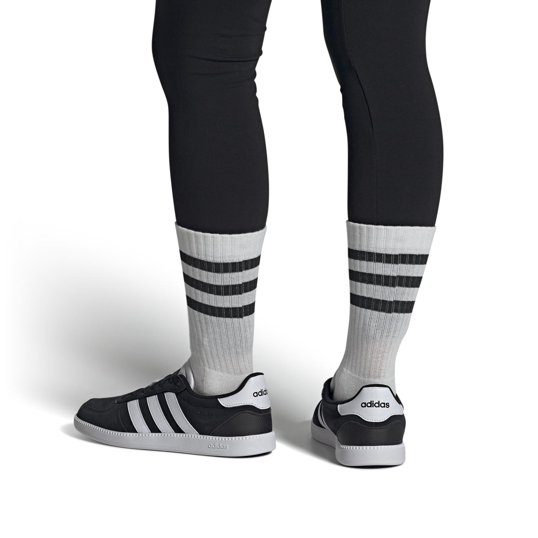 product/a/d/adidas_ih5466_10_footwear_on_model_front_view_whiterep2.jpg