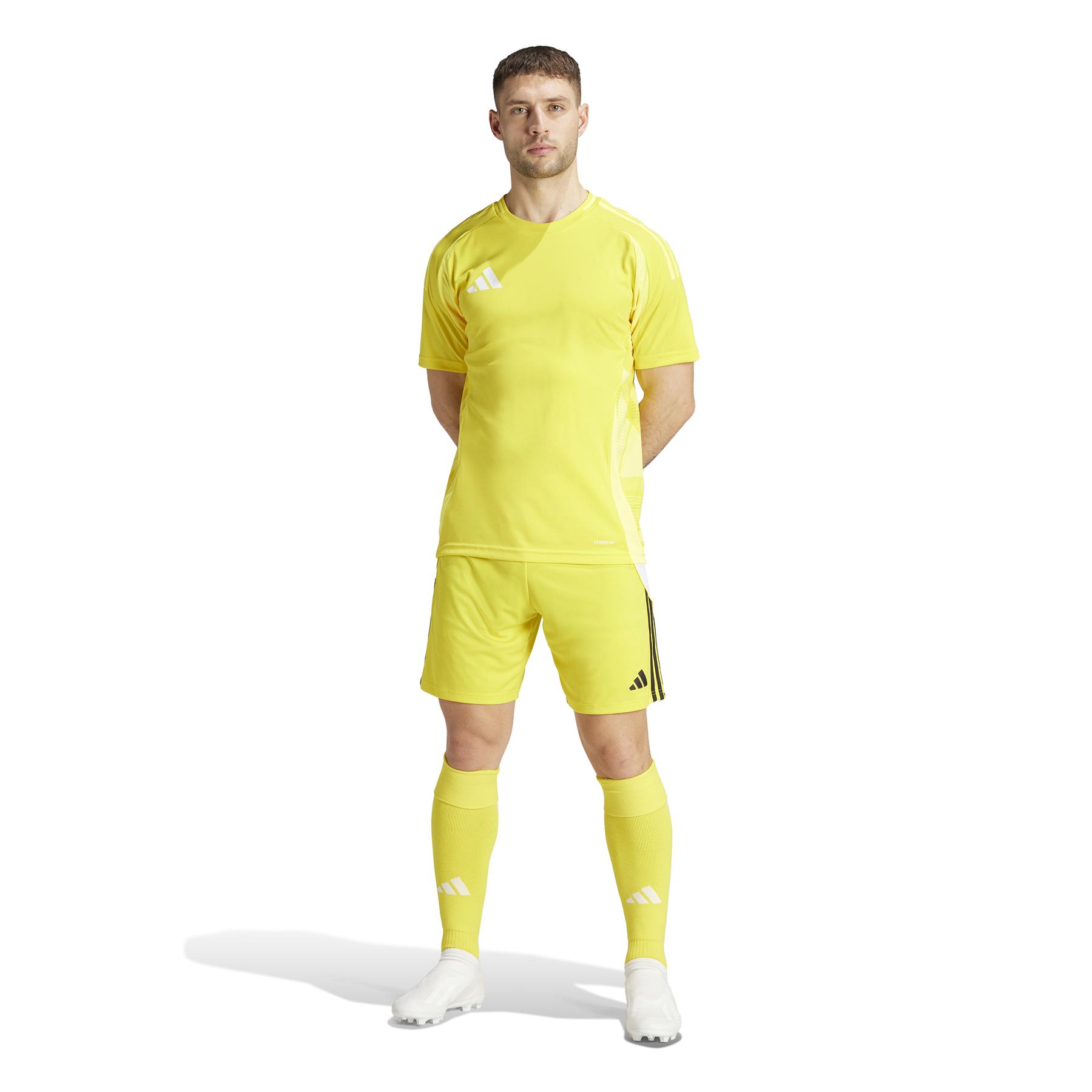 product/a/d/adidas_is1409_7_apparel_on_model_standard_outfit_view_white.jpg