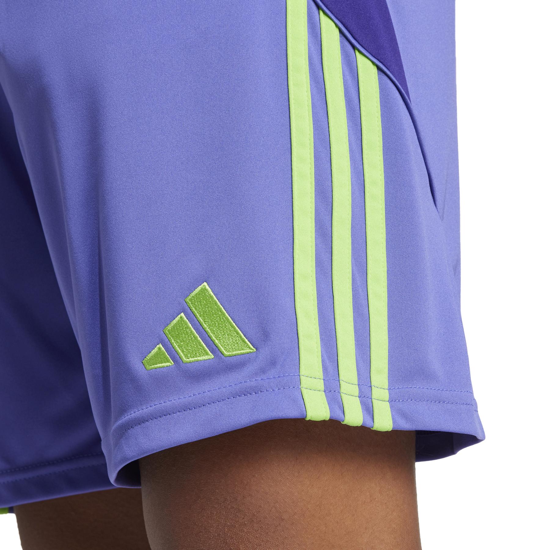 product/a/d/adidas_it2413_7_apparel_on_model_detail_view_1_white.jpg