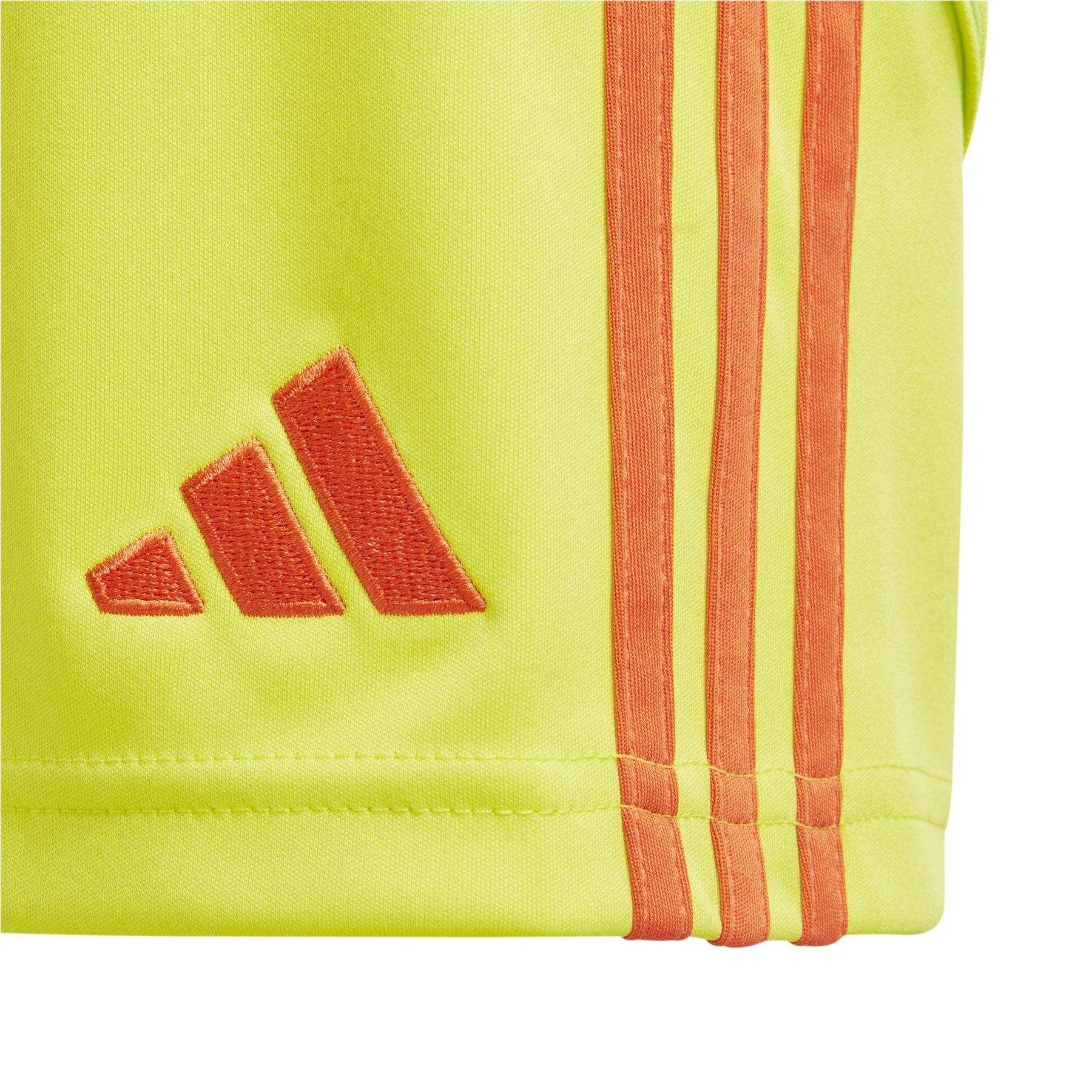 product/a/d/adidas_it2421_5_apparel_photography_detail_view_2_white.jpg