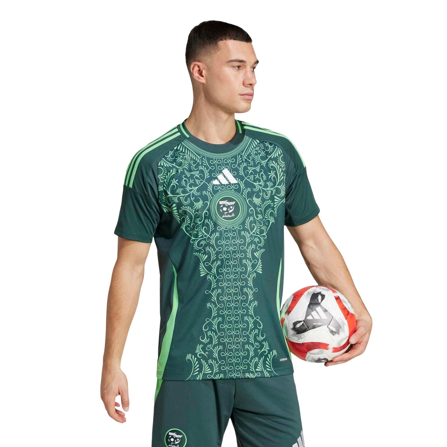 product/a/d/adidas_it2733_green_1.jpg
