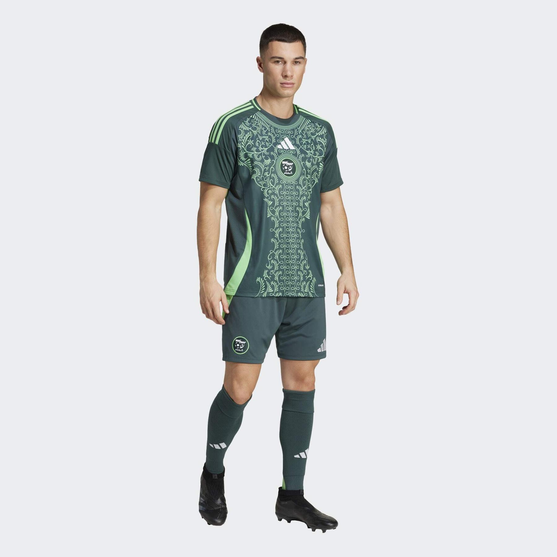 product/a/d/adidas_it2733_green_5.jpg