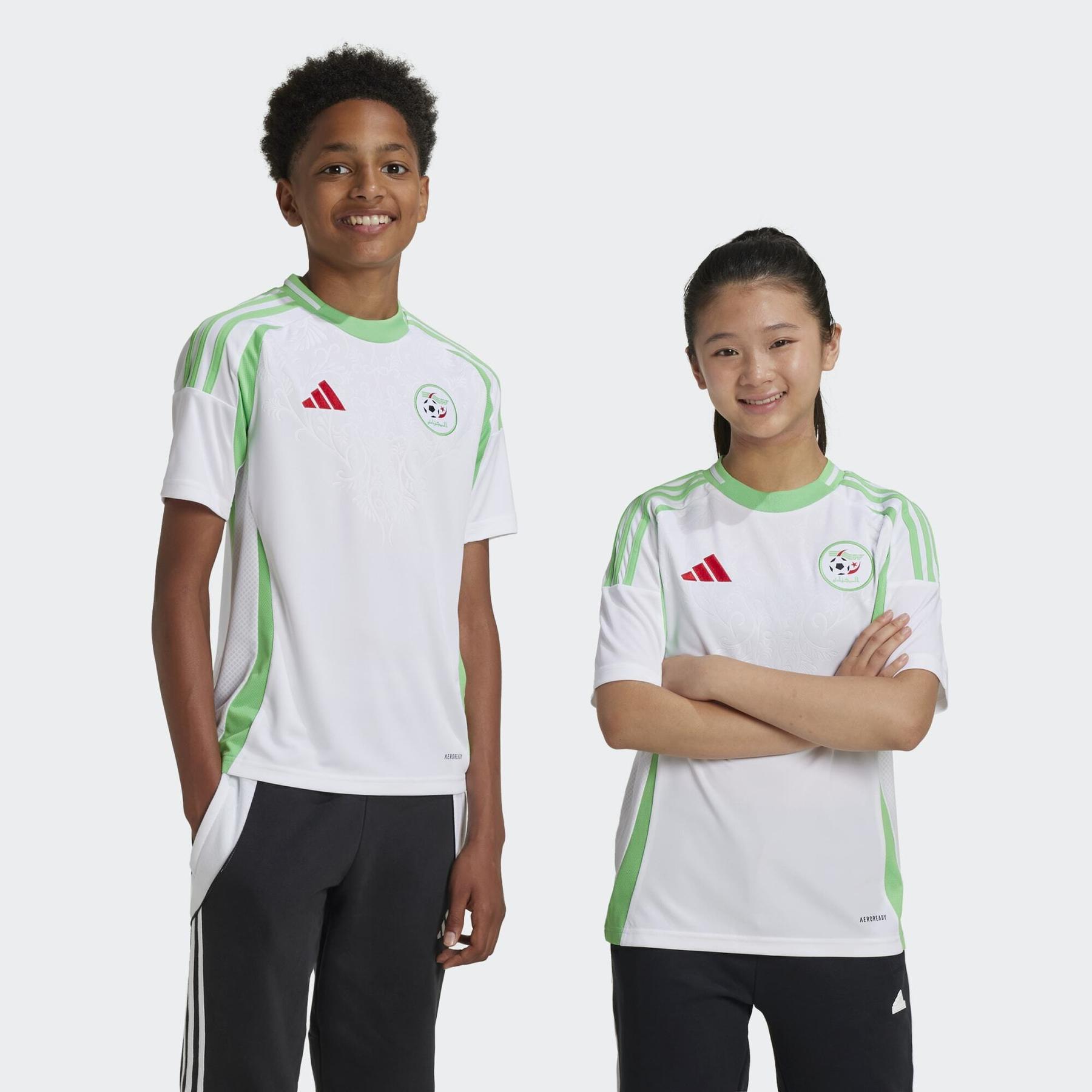 product/a/d/adidas_it2742_white_4.jpg