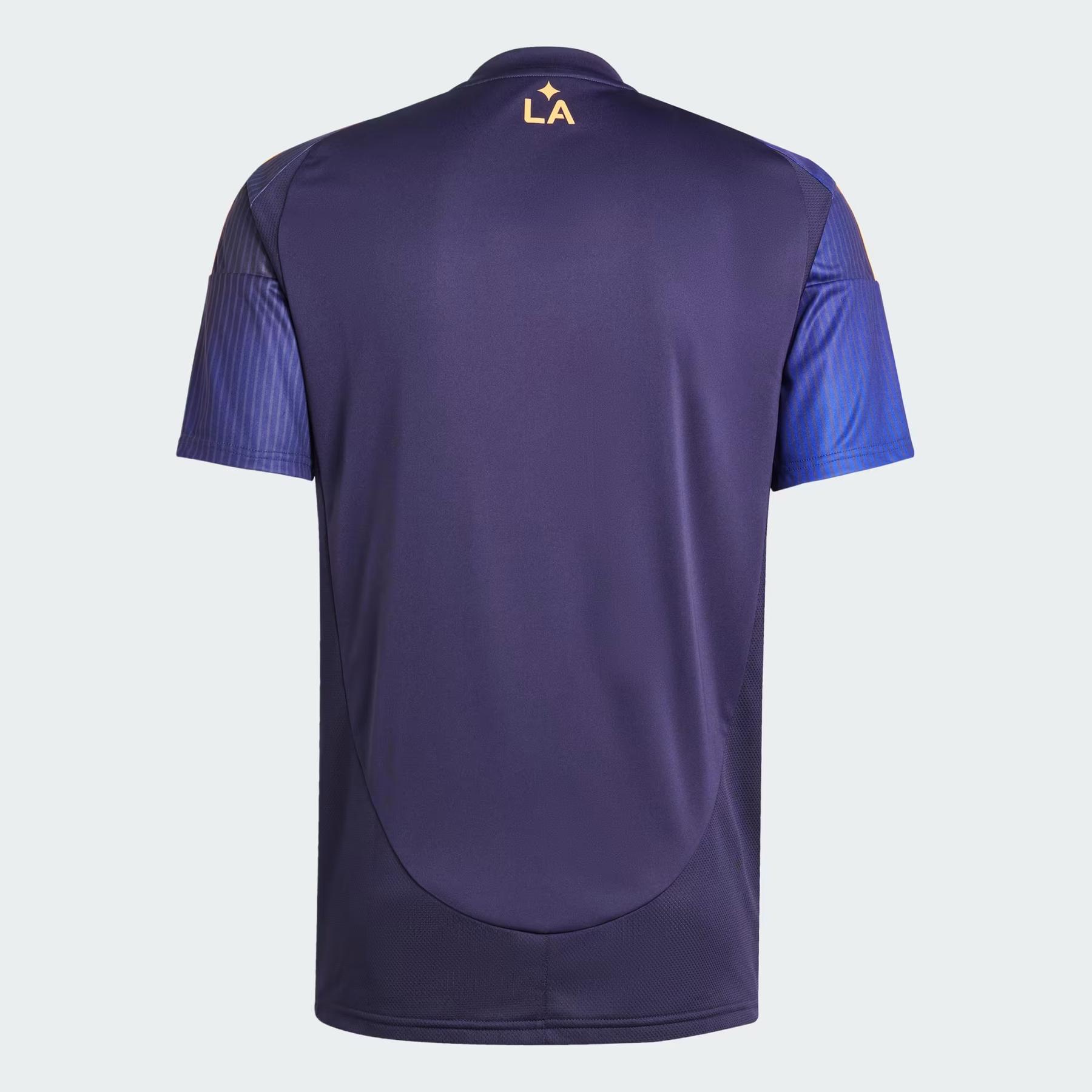 product/a/d/adidas_iv9853_nobink_2.jpg